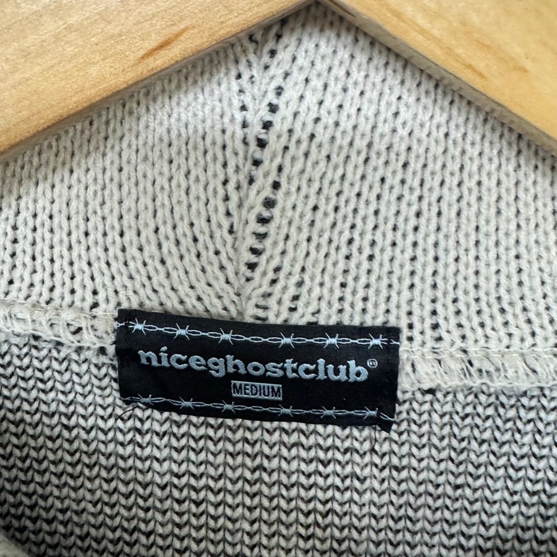 나이스고스트클럽 3스타 로고 니트후드 상품이미지3