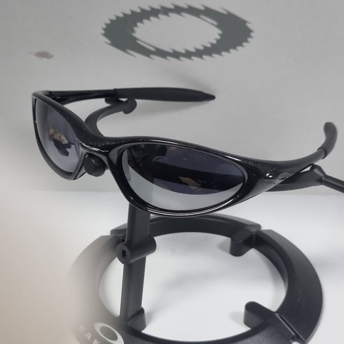 오클리 미뉴트 1.0 GEN 1 메탈릭블랙 상품이미지2