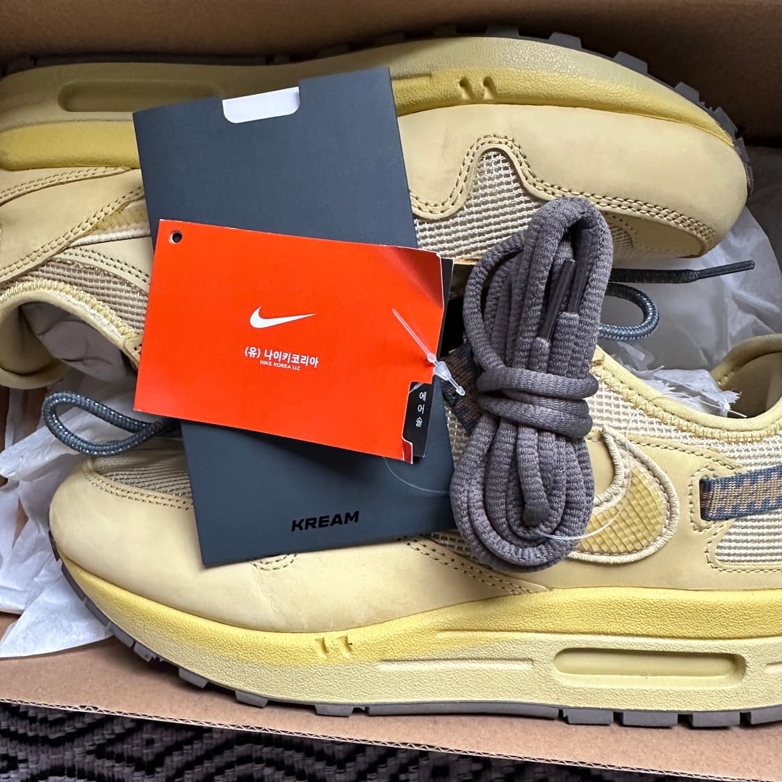 트레비스 스캇 에어맥스 1 캑터스 골드 상품이미지2