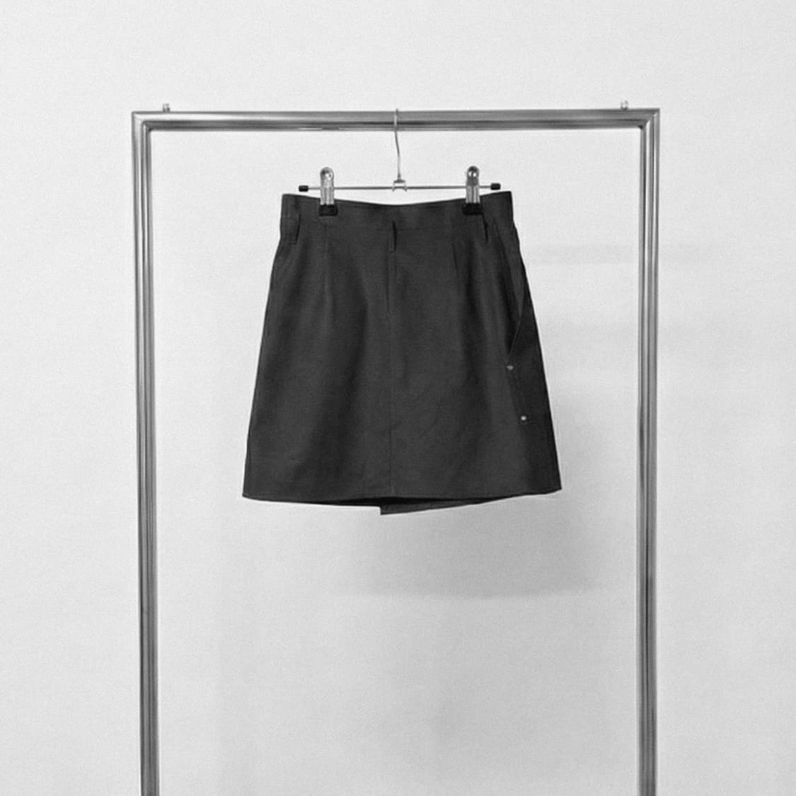 [FRAMeWORK] Black Asymmetric Wrap Skirt 상품이미지2