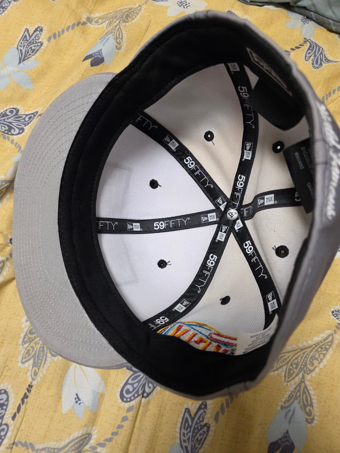 정품 슈프림 그라디언트 뉴에라 캡 모자 상품이미지4