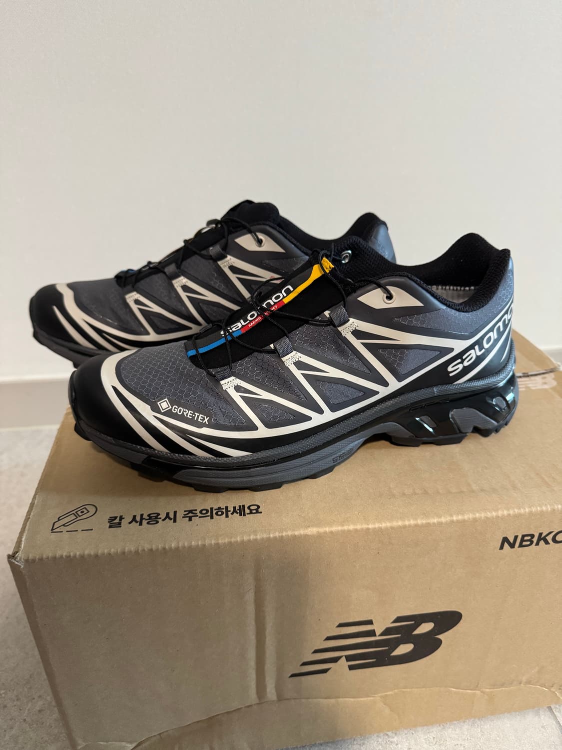 살로몬 XT-6 고어텍스 블랙 에보니 상품이미지1