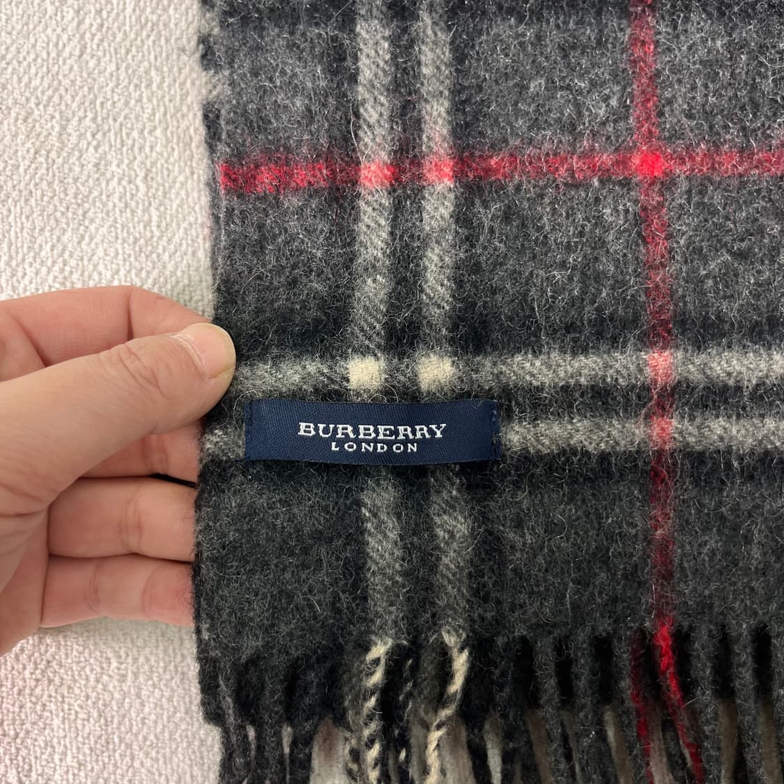 버버리 노바체크 램스울 챠콜 머플러 상품이미지3