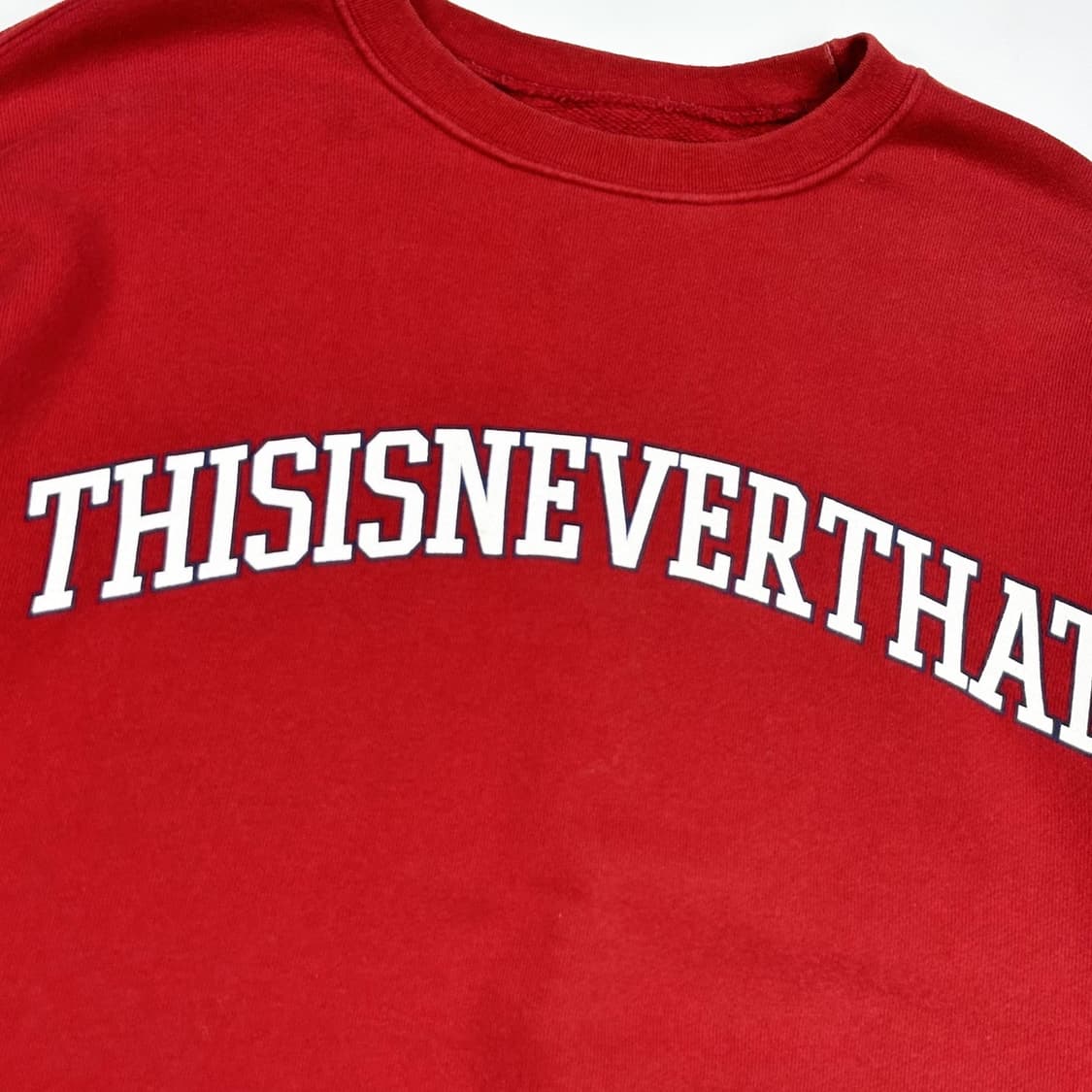 디스이즈네버댓 (디네댓) 이니셜 로고 맨투맨 (L) 상품이미지3