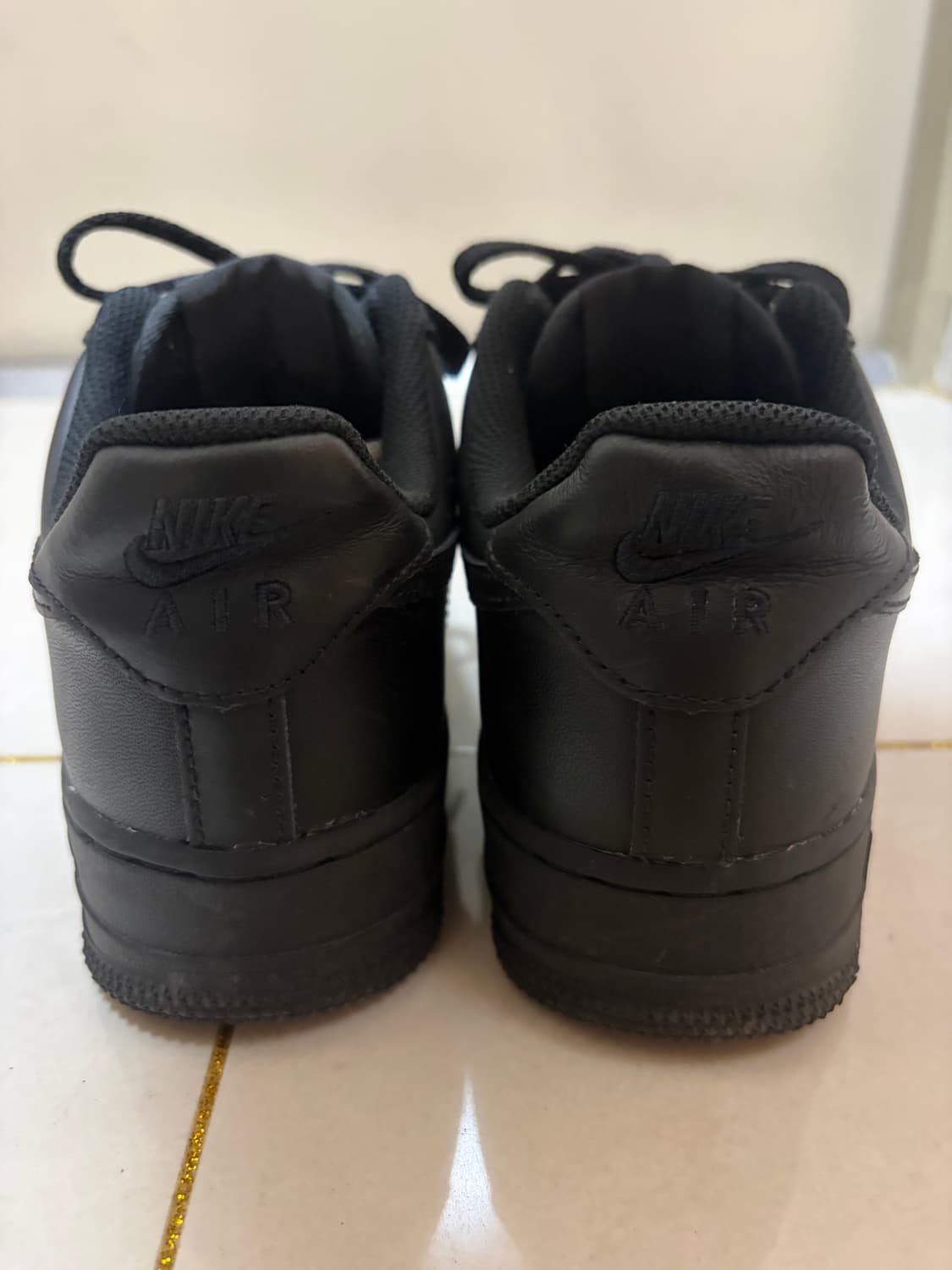 나이키 에어포스 로우 트리플 블랙 250 상품이미지2