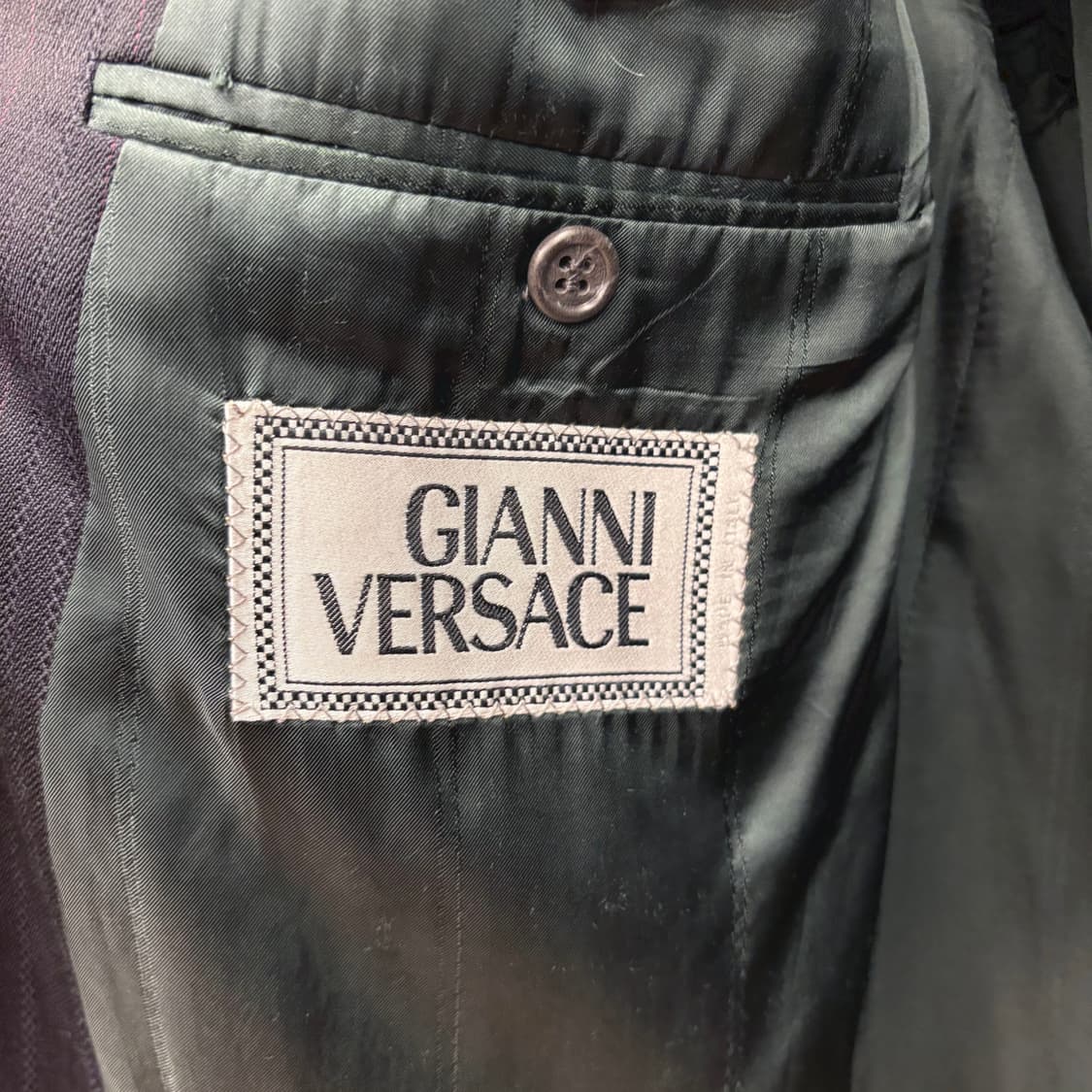 베르사체 정장 블레이저 스트라이프 안감 포인트 컬러 디테일 차콜 상품이미지6