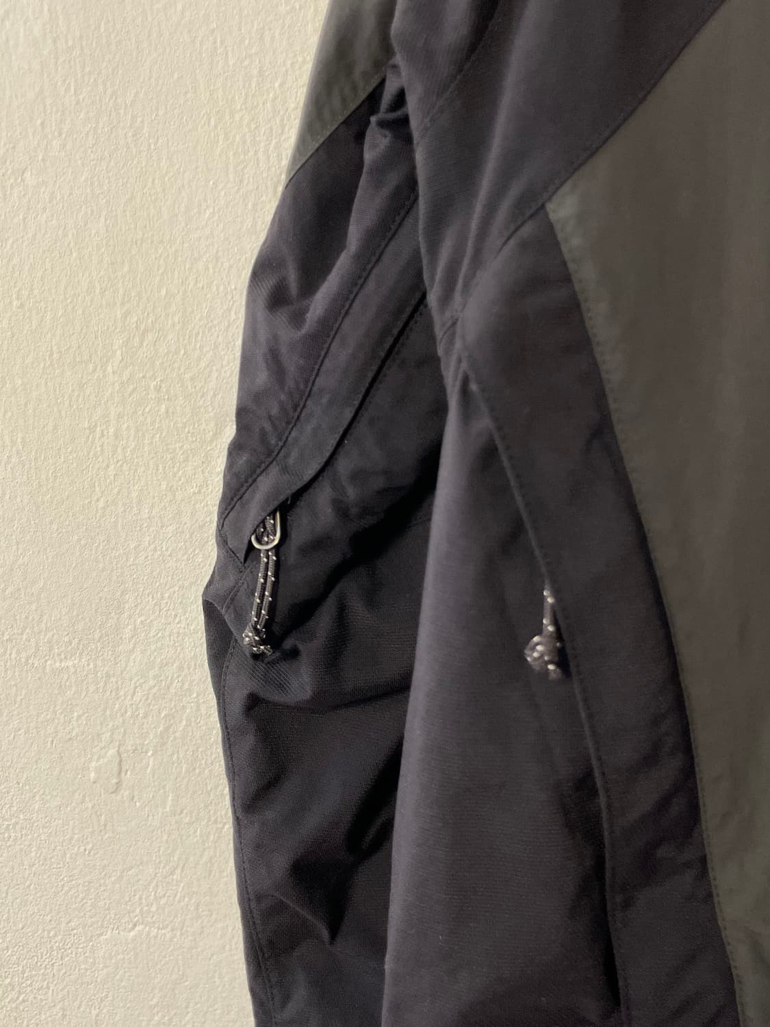 마운틴하드웨어 윈드브레이커  상품이미지3