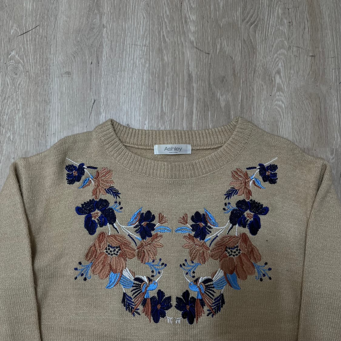 애슐리 여성 플라워 자수 라운드 니트 M/95 상품이미지2