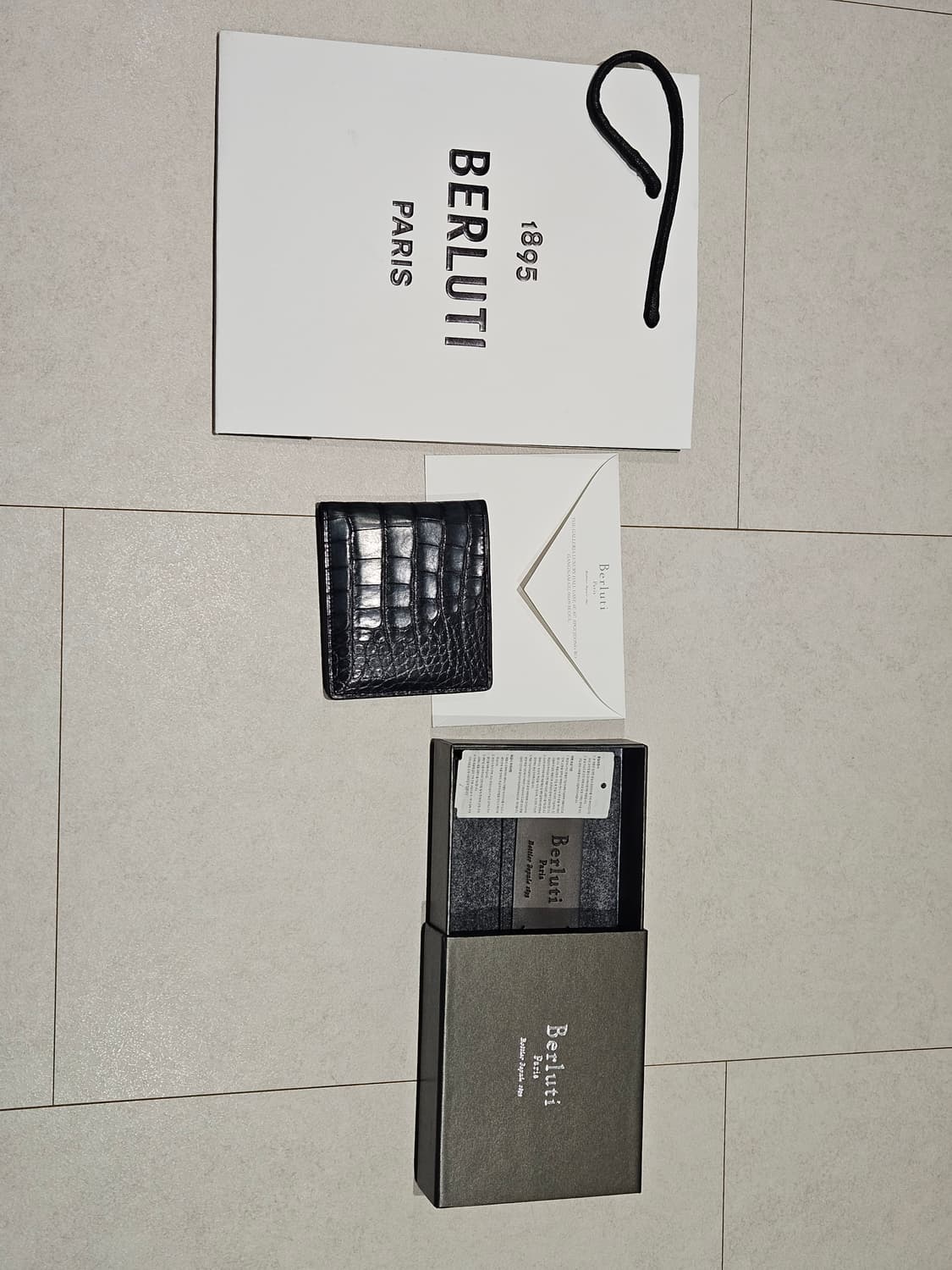 벨루티 엘리게이터 반지갑 상품이미지3