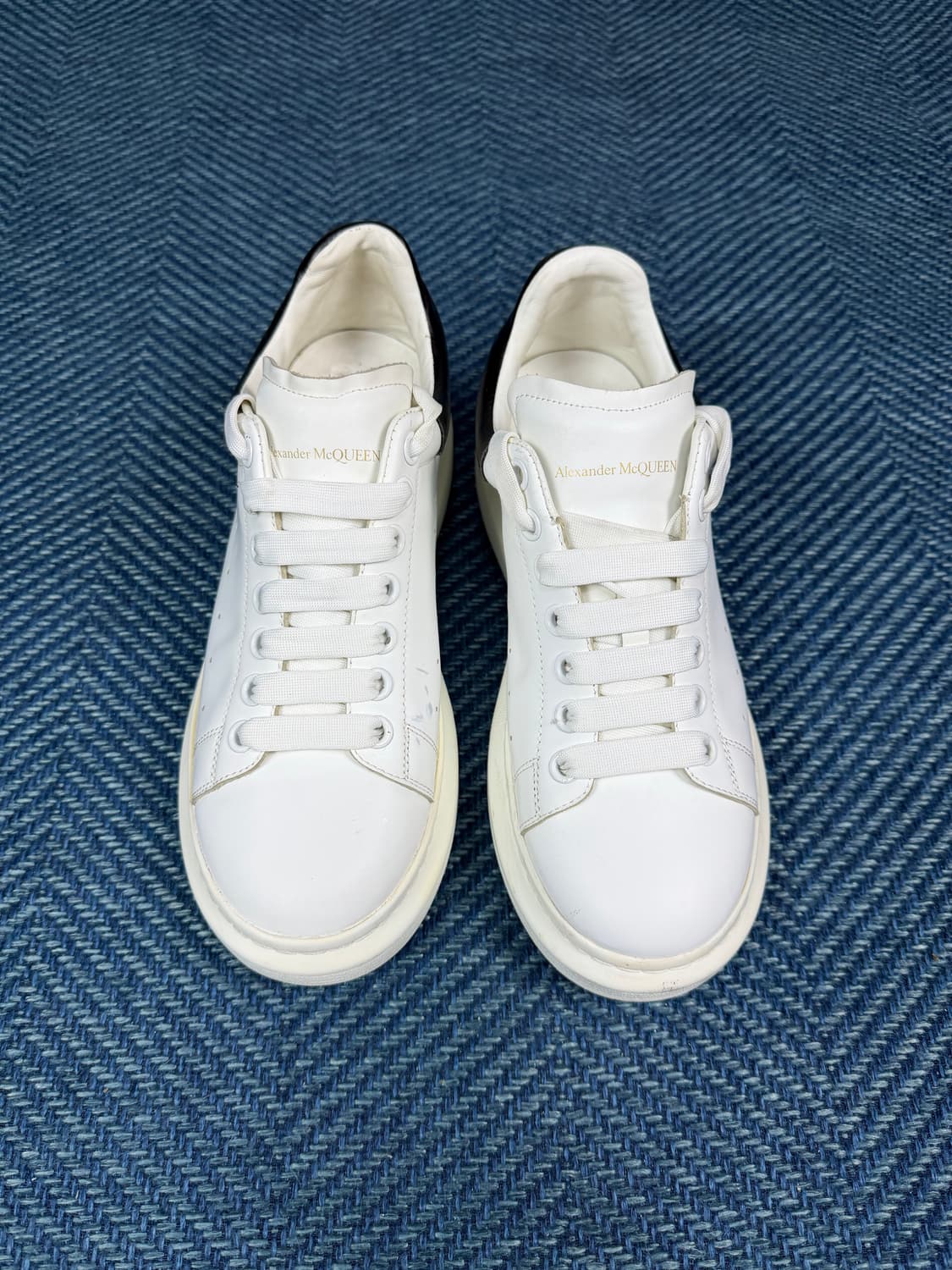 알렉산더 맥퀸 오버솔 화이트 블랙 41 상품이미지2