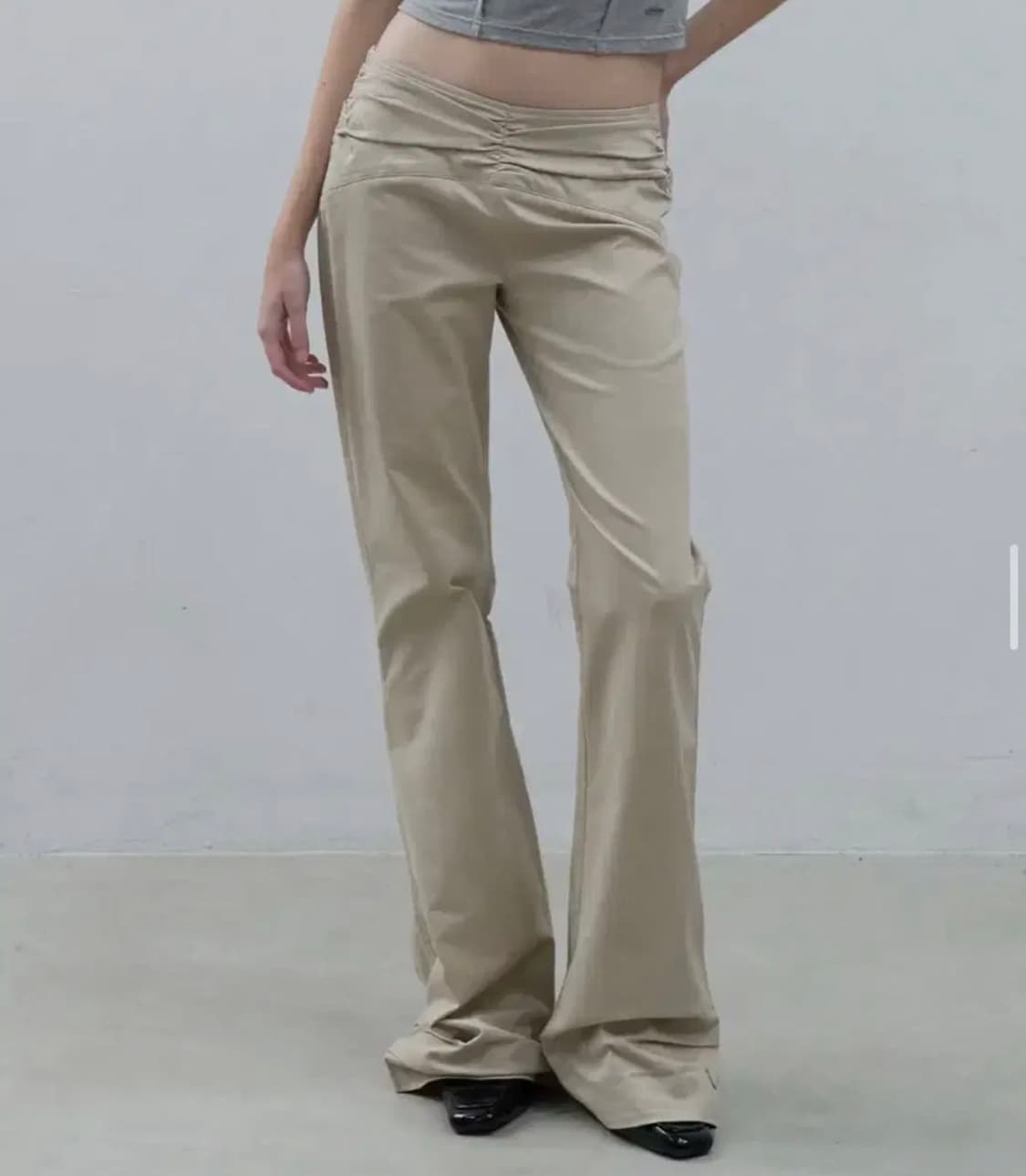 오디너리홀이데이 베이지 셔링 부츠컷 상품이미지1