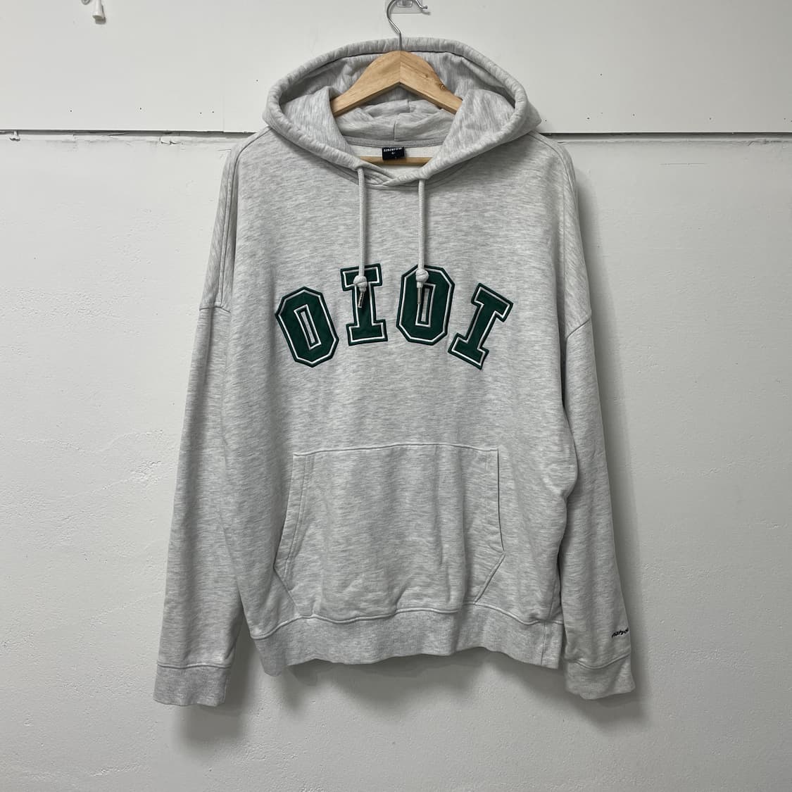 오아이오아이 빅로고 후드티 상품이미지1