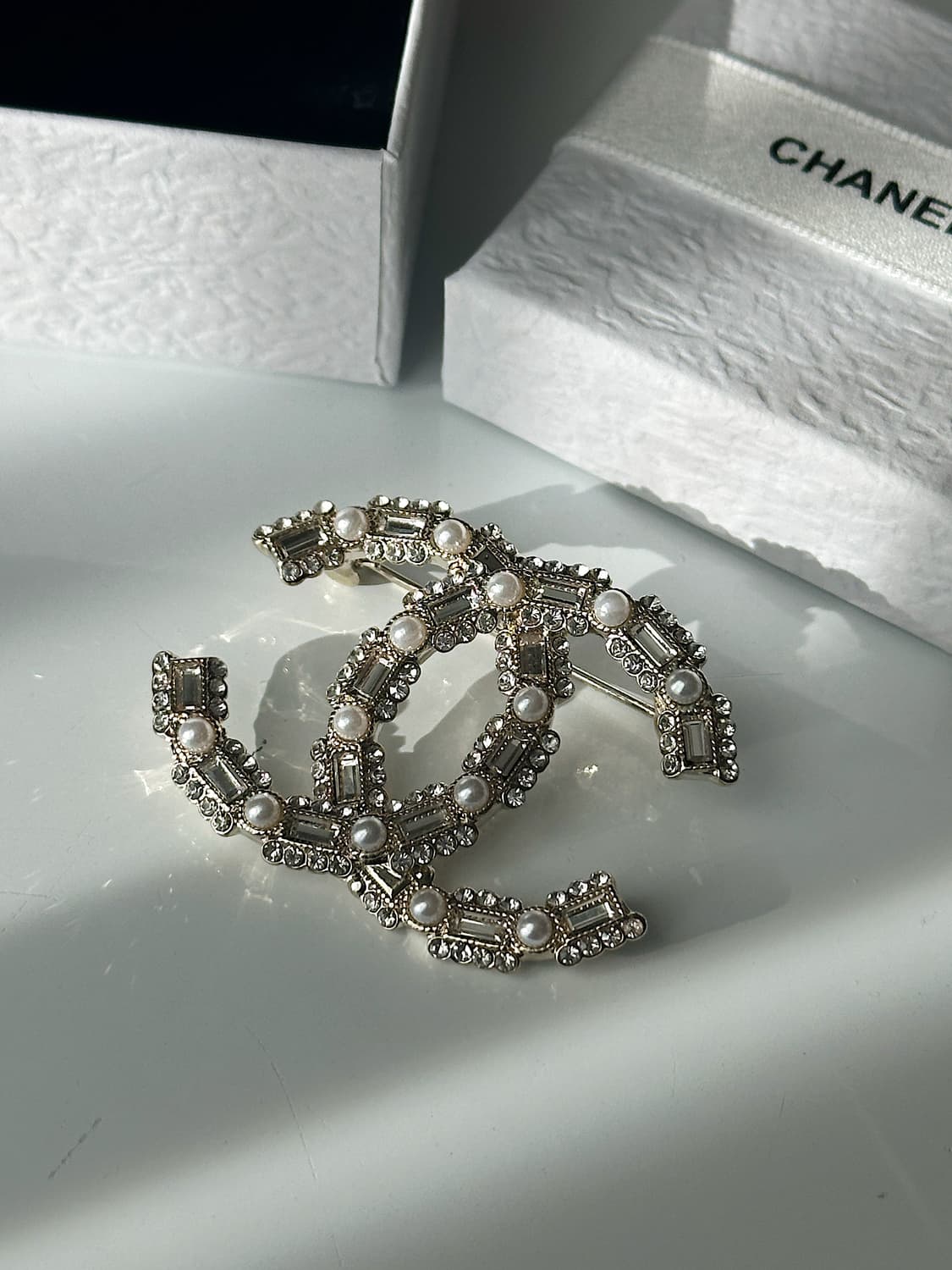 샤넬 실버 스퀘어 진주 업사이클링 브로치 상품이미지3