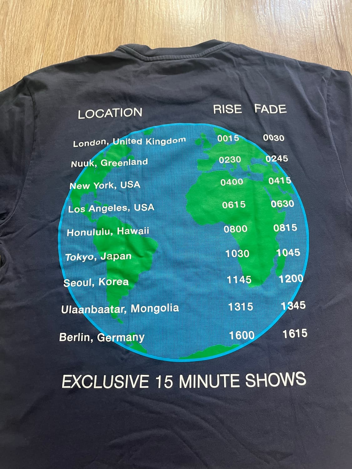 팔라스(Palace) 네이비색상 반팔 티셔츠 사이즈M 판매합니다 상품이미지4