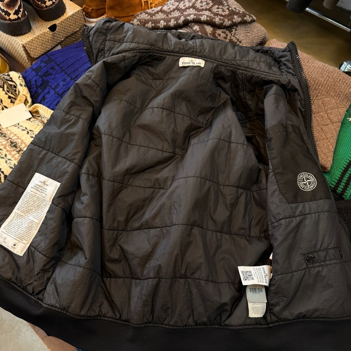 20FW 스톤 아일랜드 와펜 크링클랩스 프리마로프트 상품이미지5