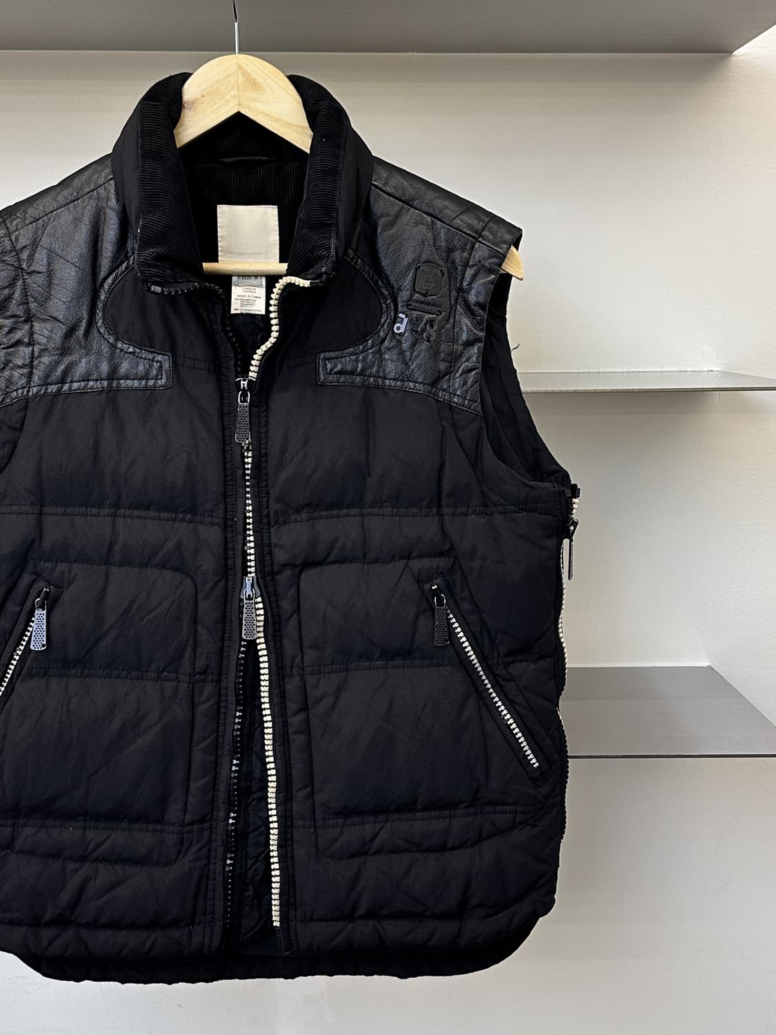 디젤 레더 디테일 사이드 집업 베스트 상품이미지2