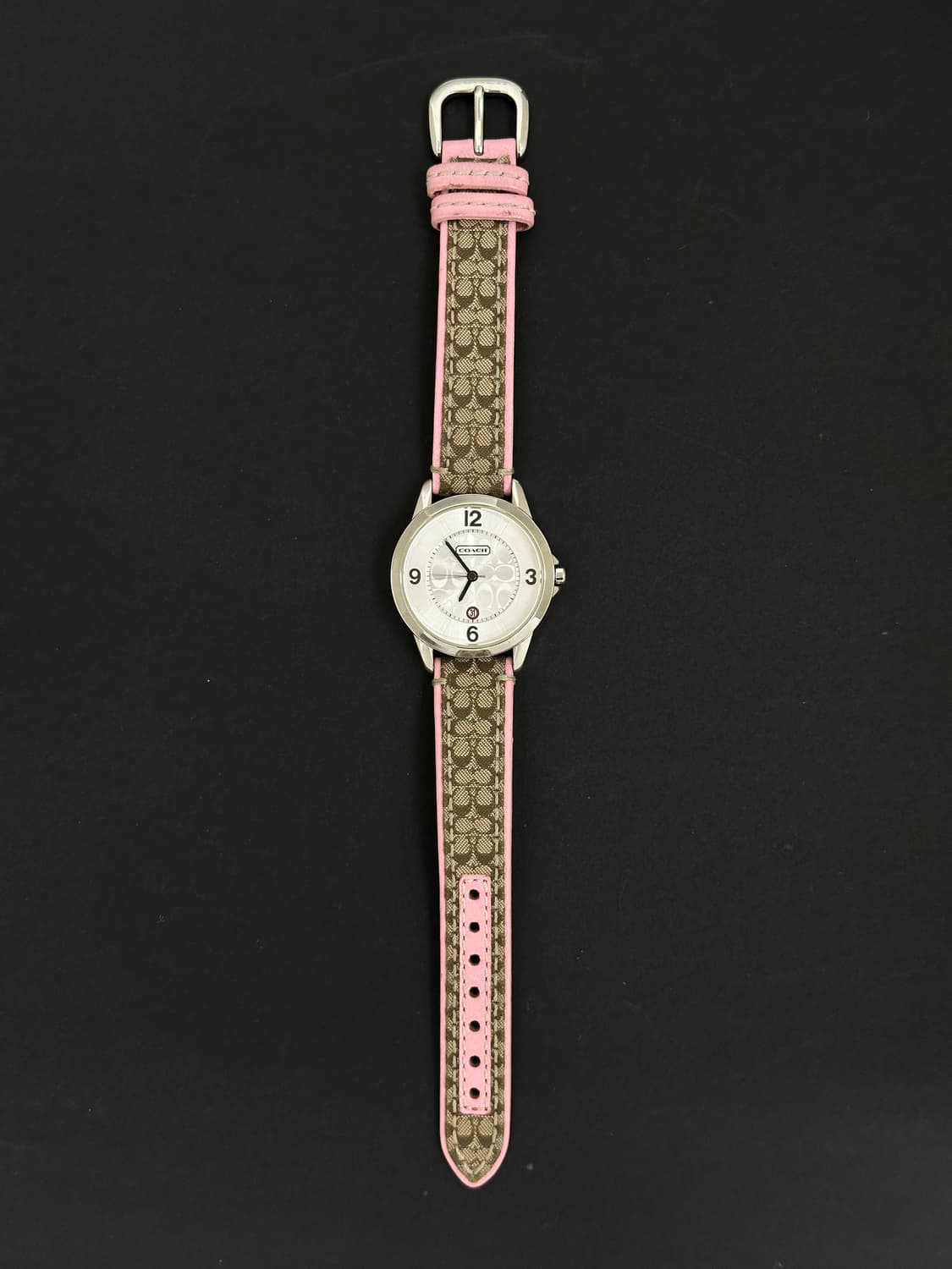 코치 시그니처 패턴 라운드 쿼츠 시계 상품이미지2
