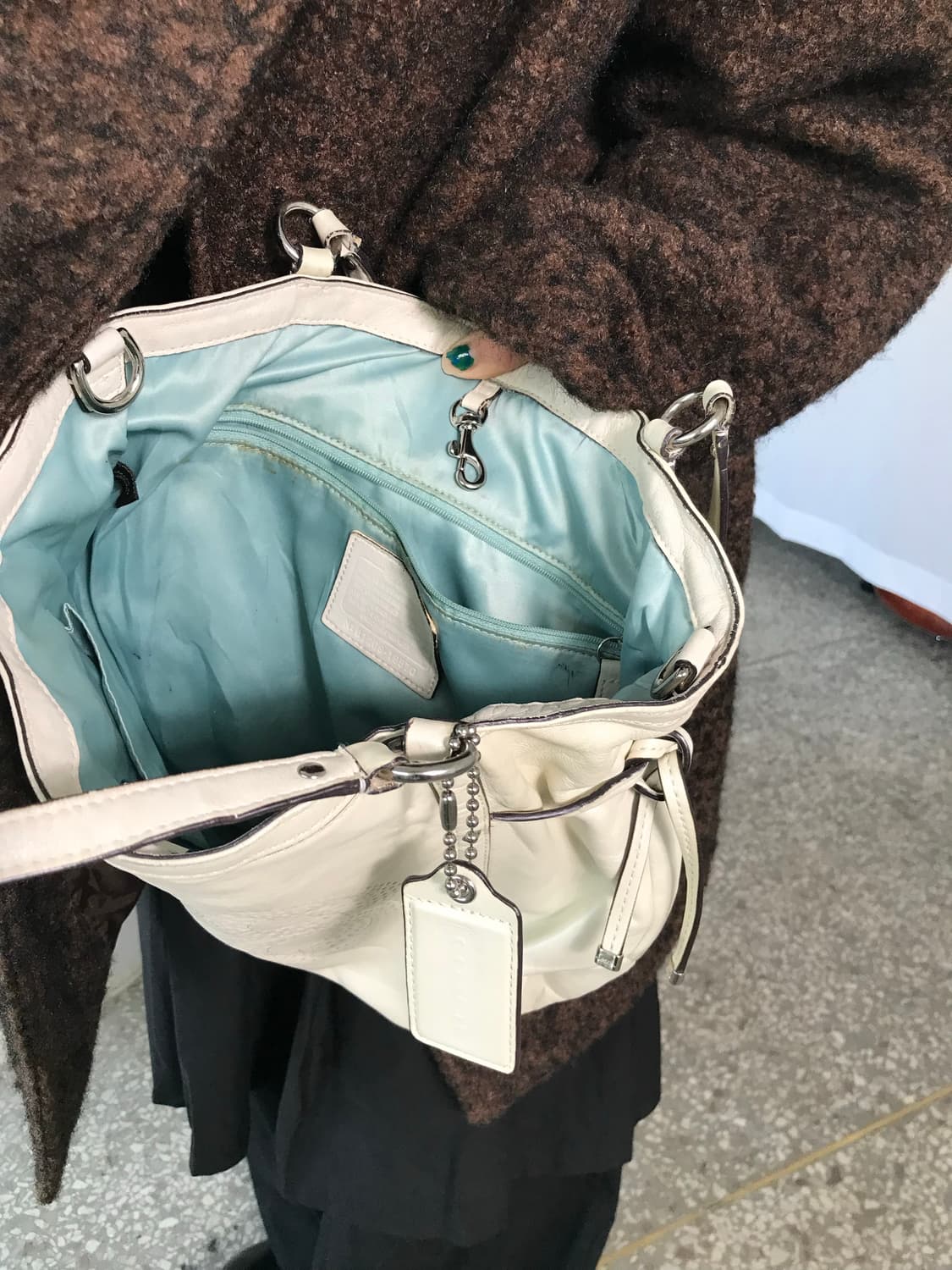 코치 크림 레더백  상품이미지2