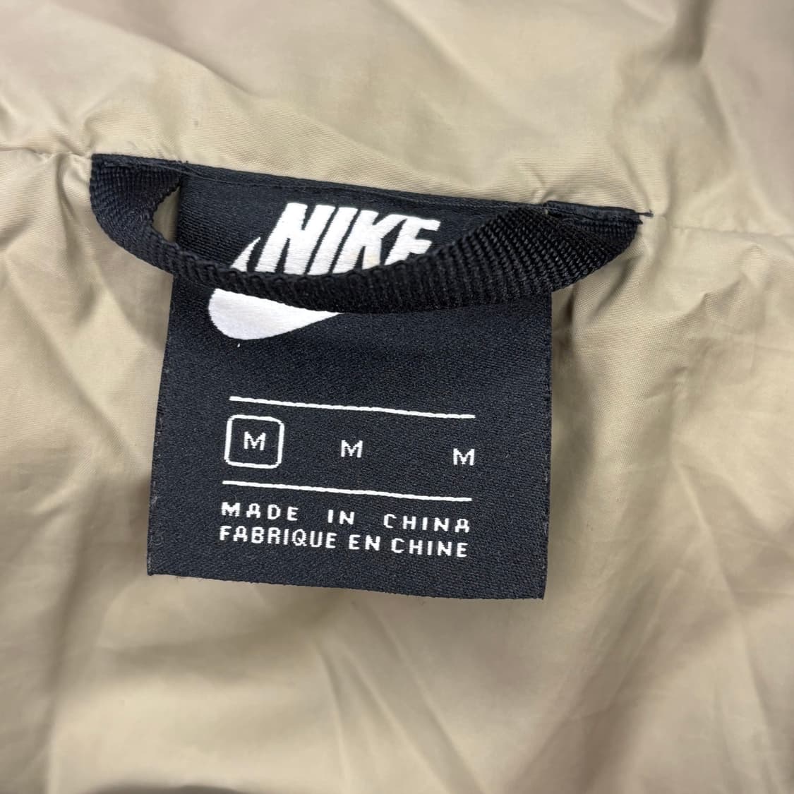 M 나이키 우먼스 스테이트먼트 다운 필 숏 패딩 상품이미지4