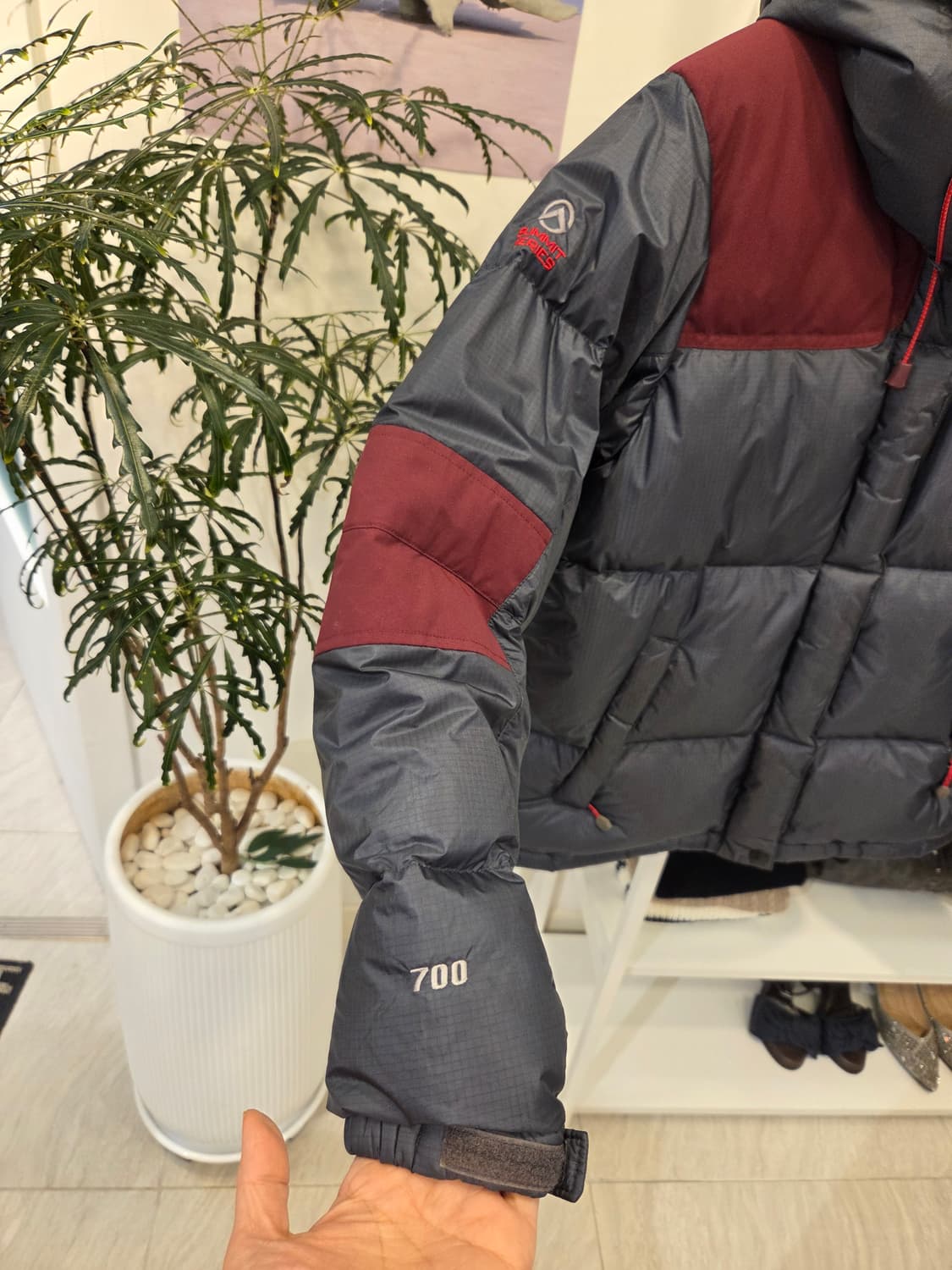 노스페이스 우먼스 윈드 스토퍼 뉴써밋 700 다운패딩 상품이미지3