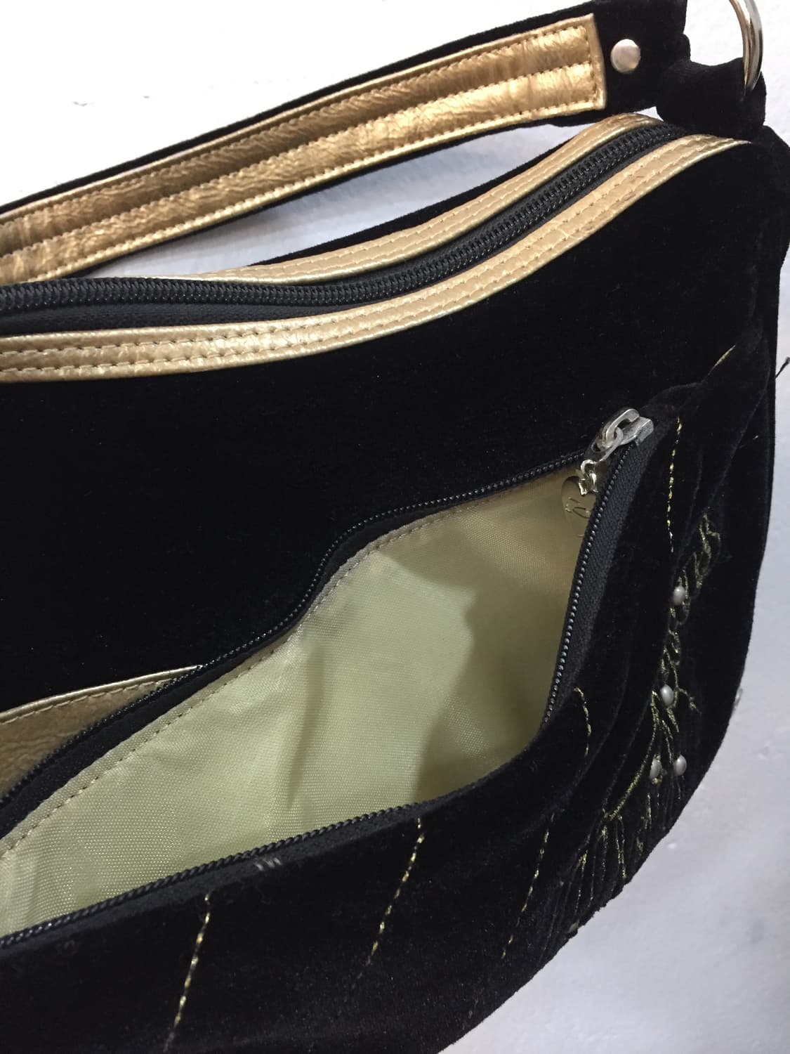 y2k 벨벳 블랙&골드 숄더백 상품이미지8