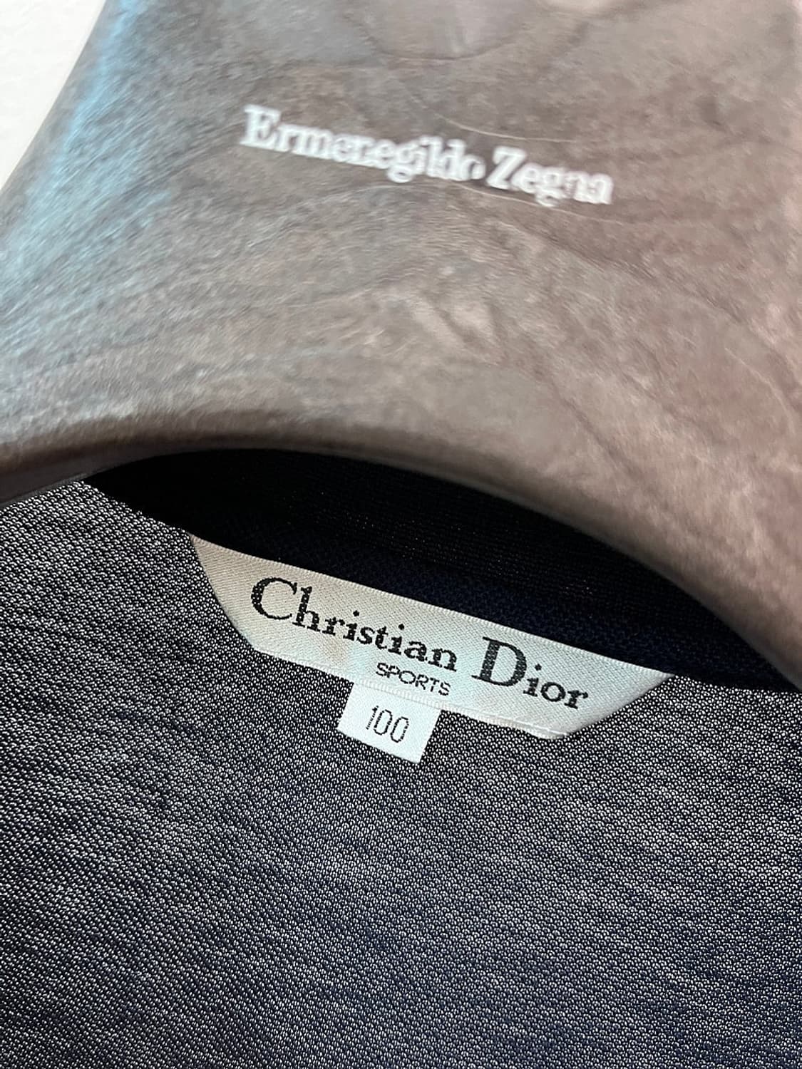 100) 크리스찬디올 레터링 카라티  상품이미지3