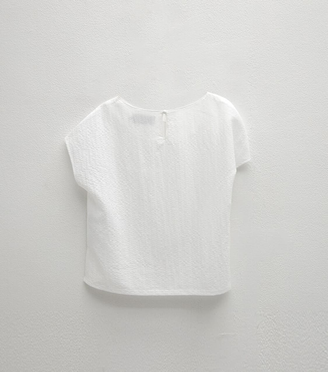 아틀리에 나인 TWIST NECK BUBBLE BLOUSE 상품이미지6