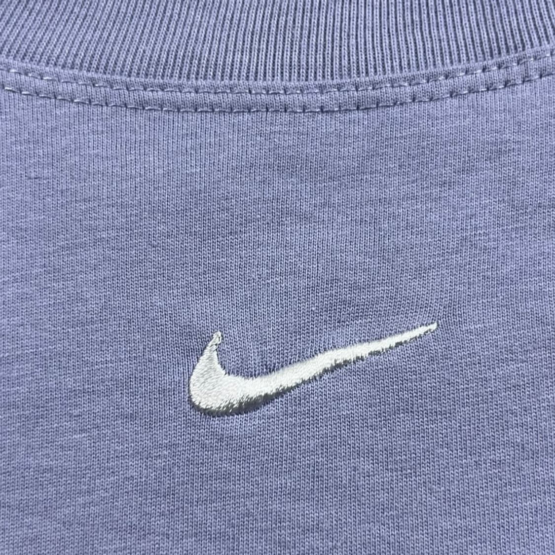 [NIKE] 나이키 루즈핏 스우시 자수 라벤더 반팔 티셔츠(새상품) 상품이미지3