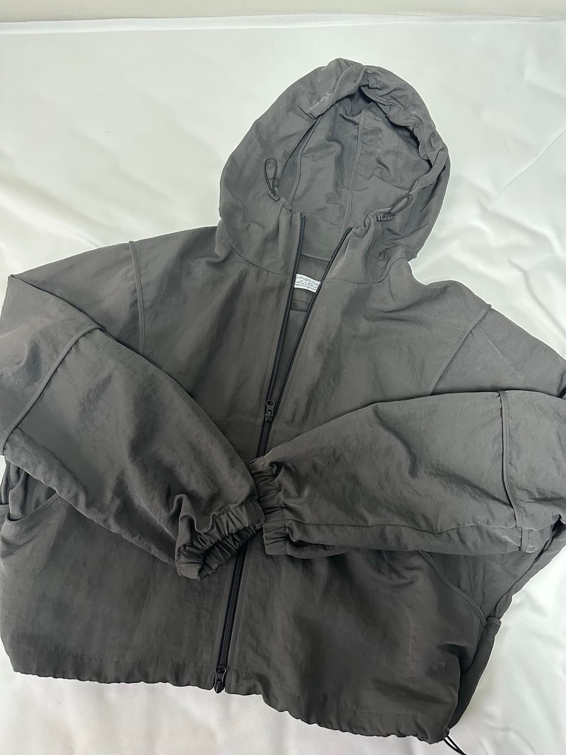 (3) 해칭룸 crop Windbreaker charcoal 상품이미지3
