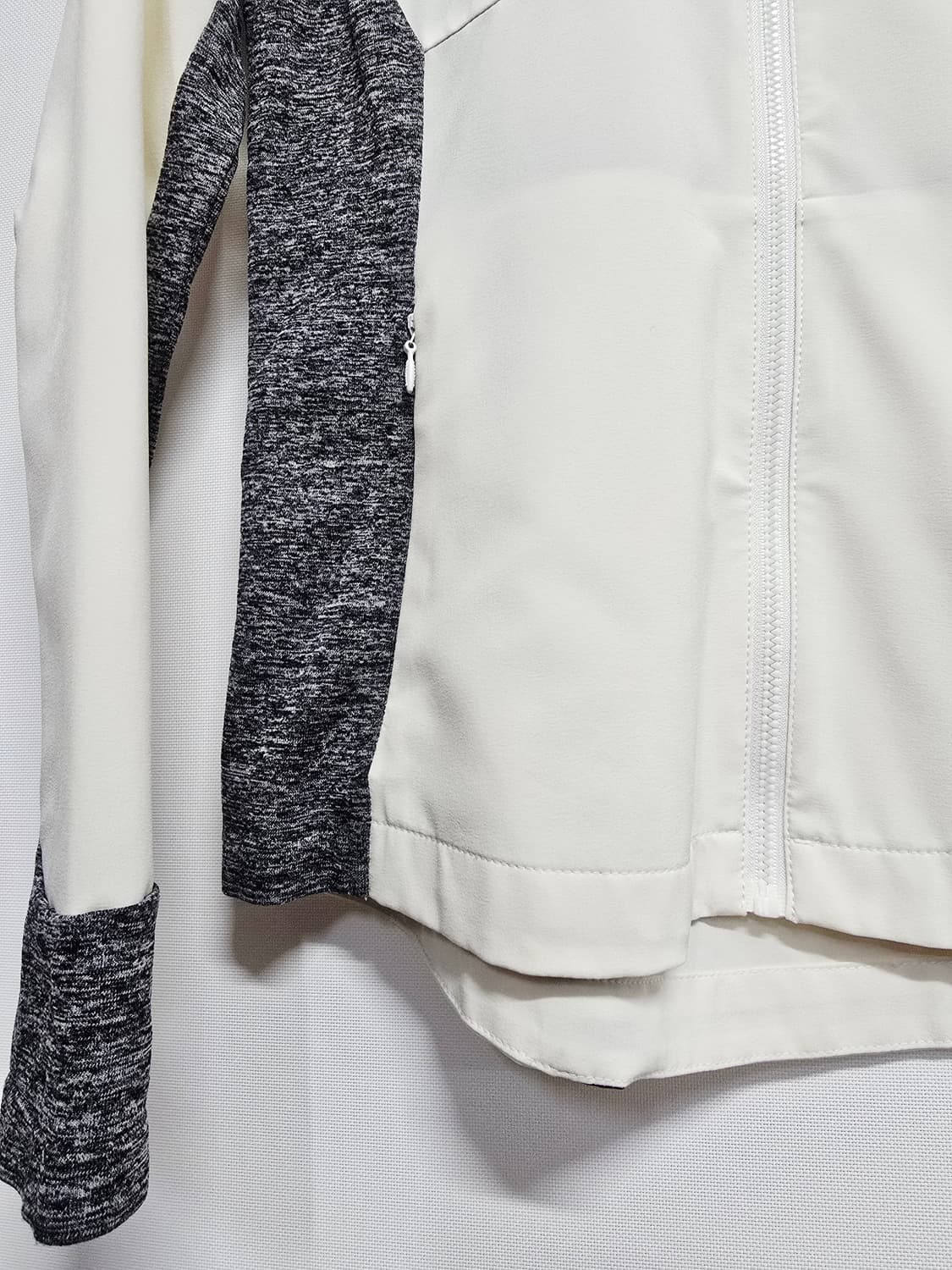 데상트 여성 아이보리 바람막이 자켓 집업 상품이미지3