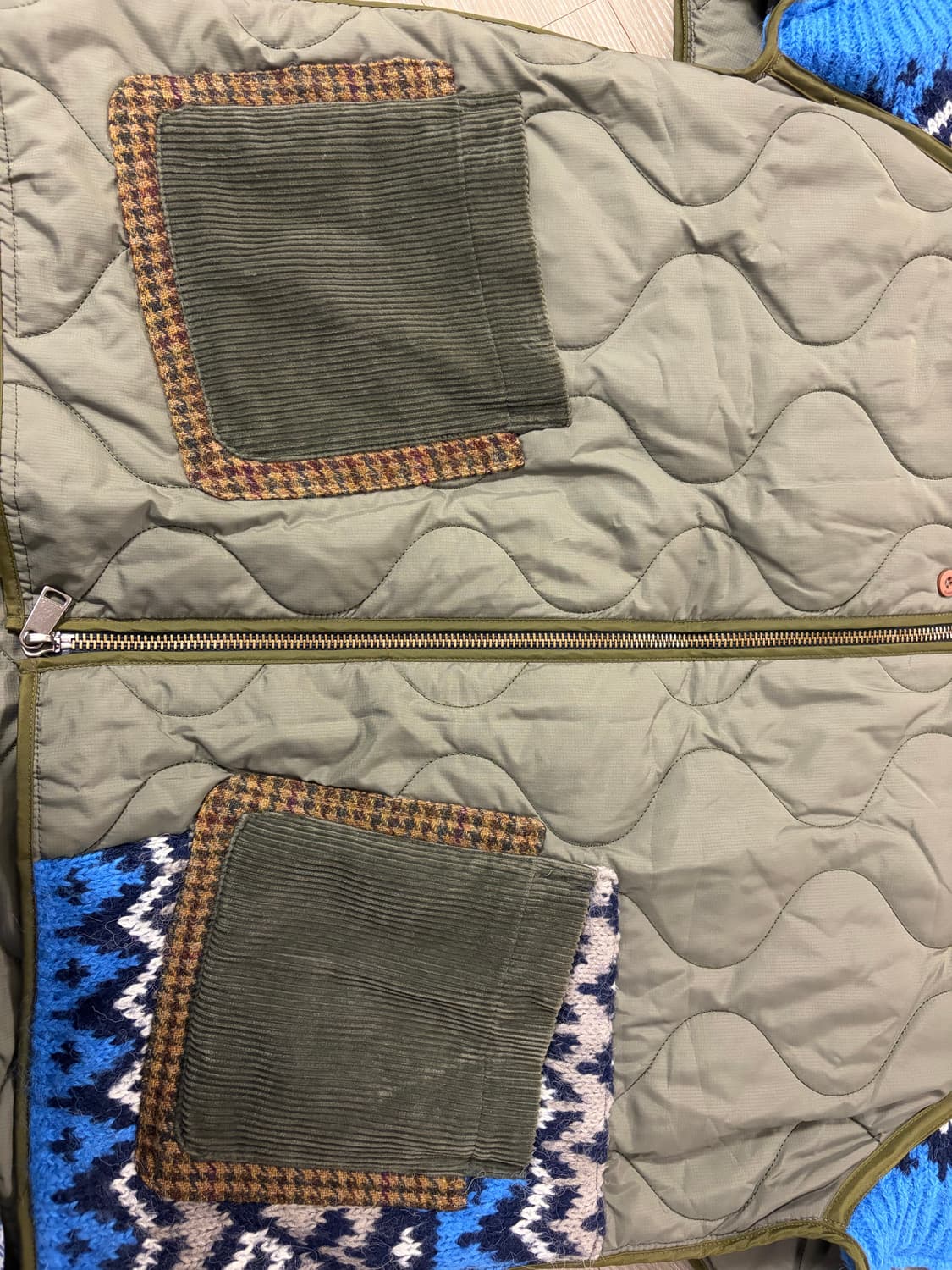 앤더슨벨 니트 패치 퀄티드 자켓 판매합니다. 상품이미지7