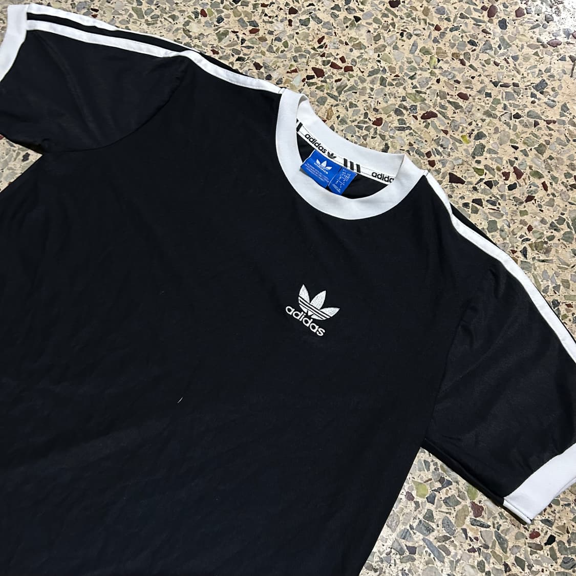 아디다스(ADIDAS)블랙 링거티 상품이미지2