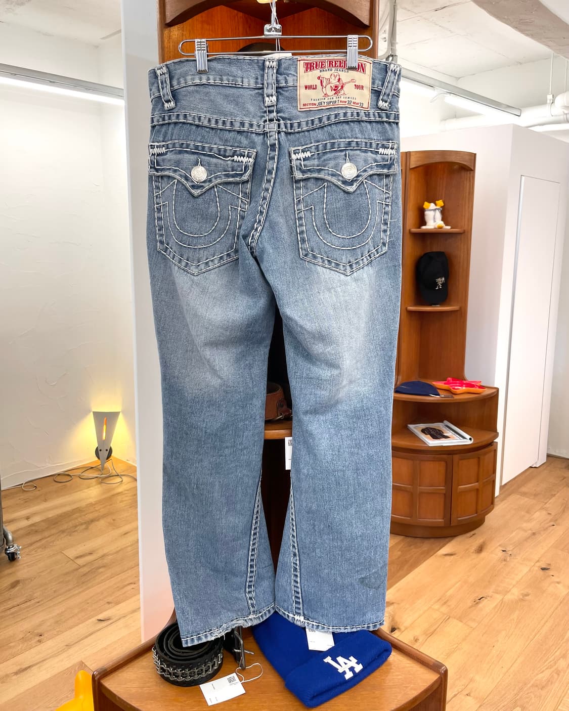 [32] 트루릴리전 부츠컷 데님 팬츠 상품이미지4