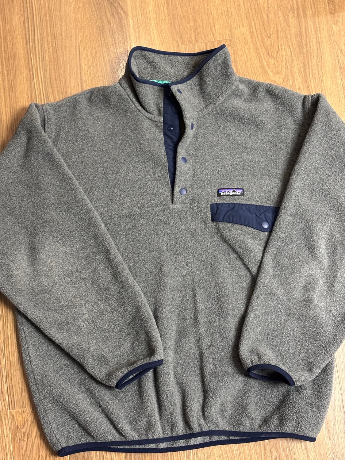 파타고니아 헤비웨이트 신칠라 니켈 네이비 M 판매합니다 상품이미지1