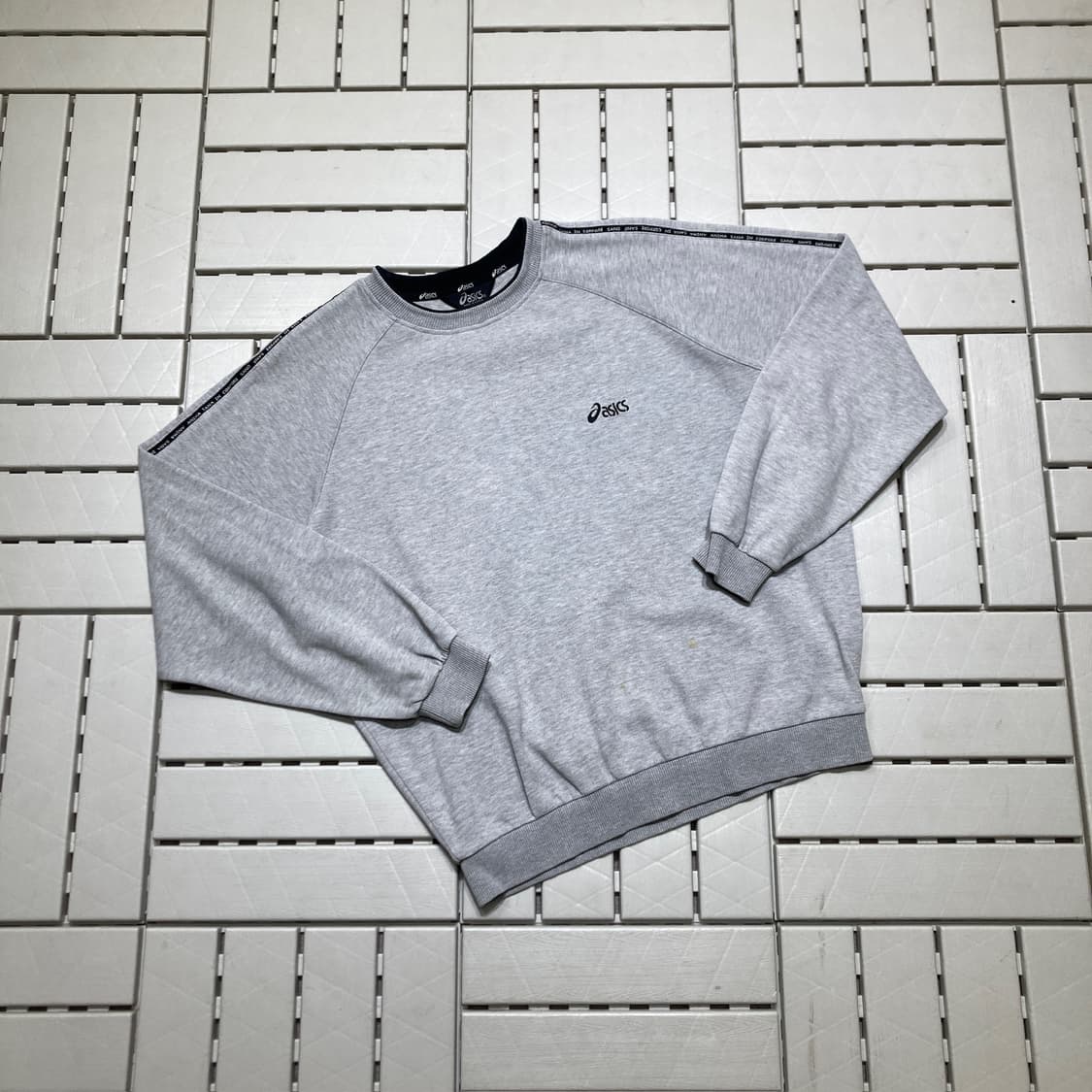 [100]아식스 루즈핏 자수 맨투맨 0285 상품이미지1