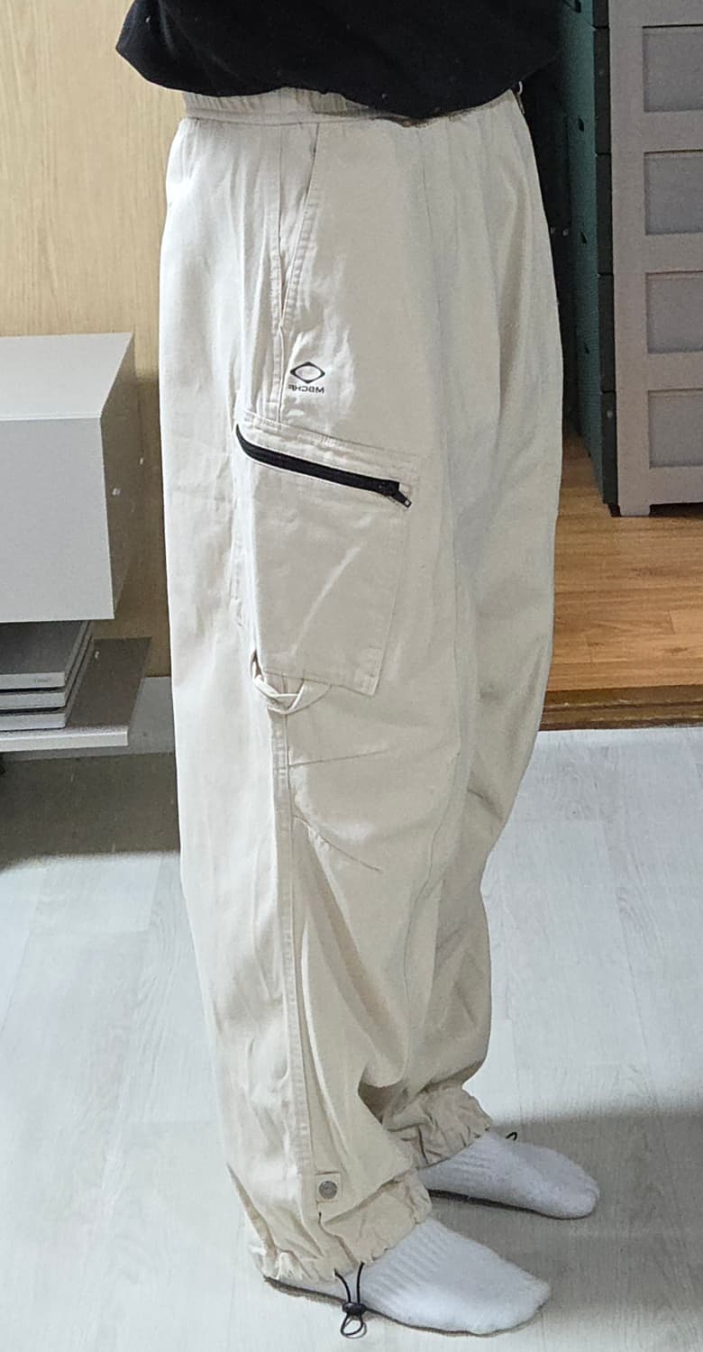 (착샷) 미스치프 드로우 스트링 배기 팬츠 상품이미지9