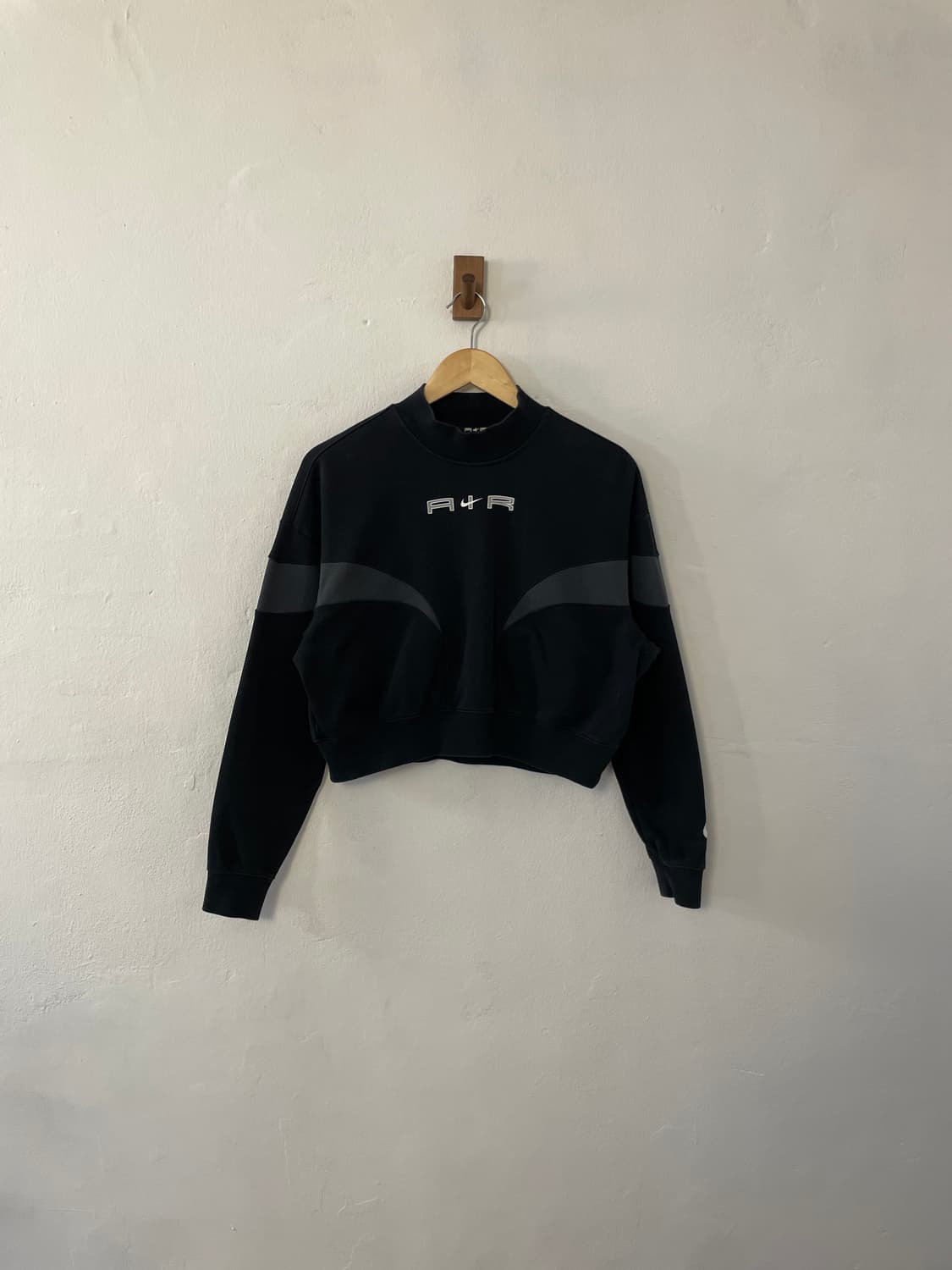 나이키 크롭 맨투맨  상품이미지1