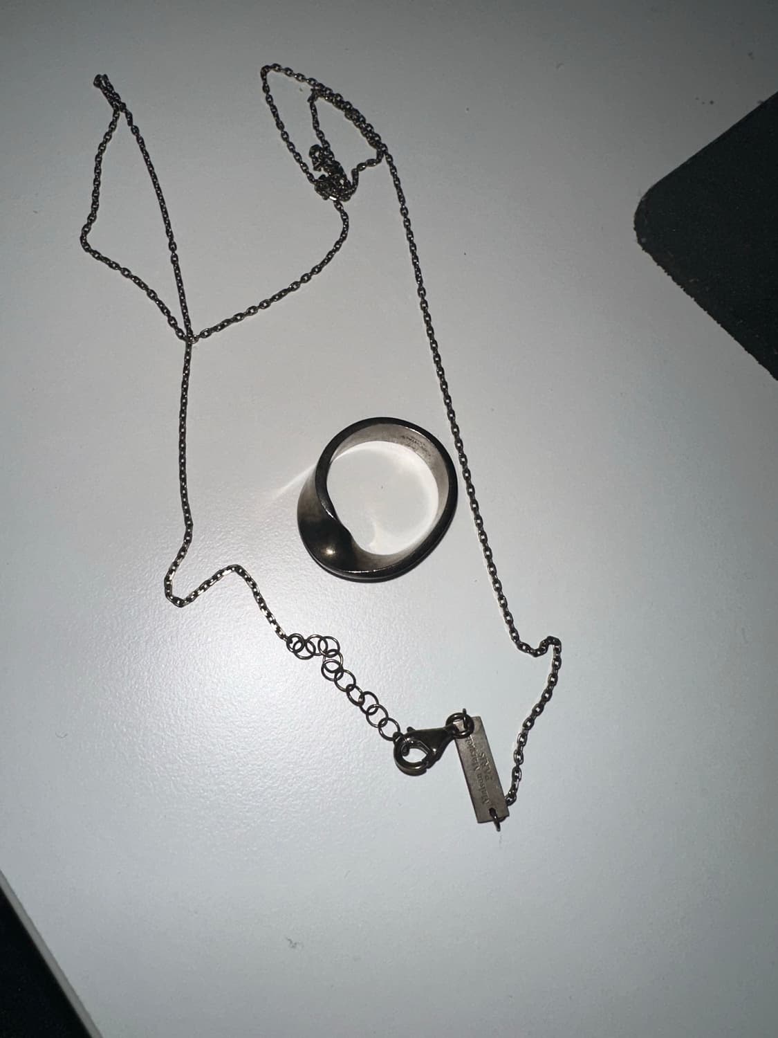 마르지엘라 트위스트 넘버링 팬던트 상품이미지1