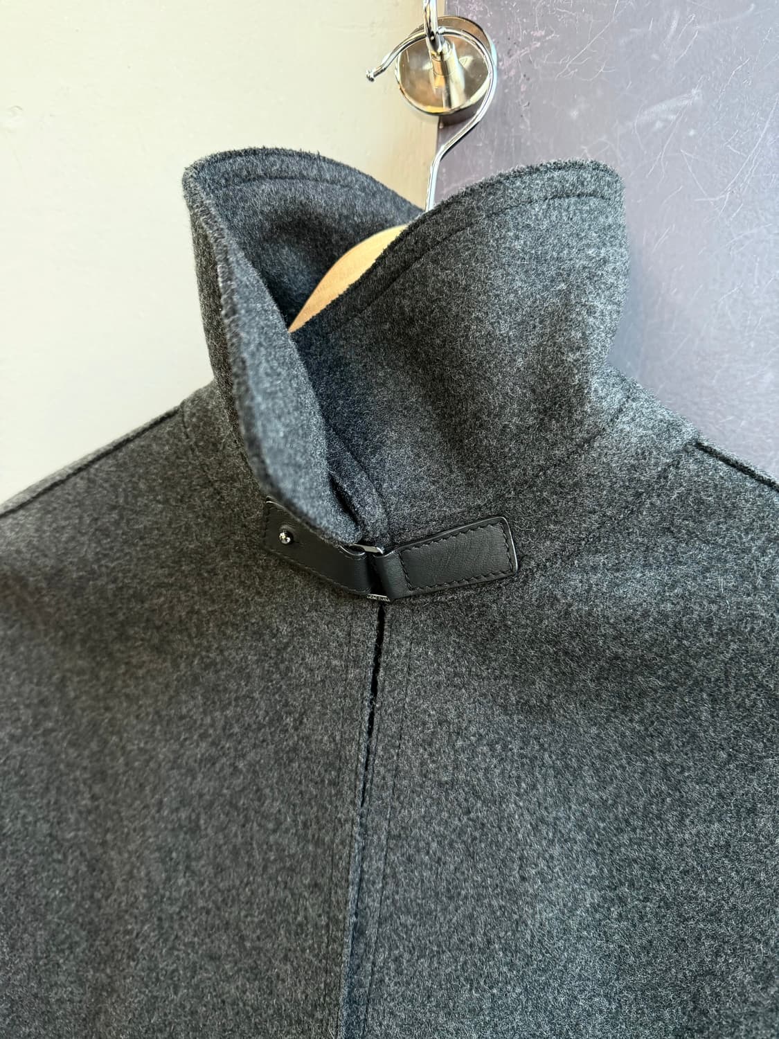 로로피아나 캐시미어 레더 케이프 망토 상품이미지6