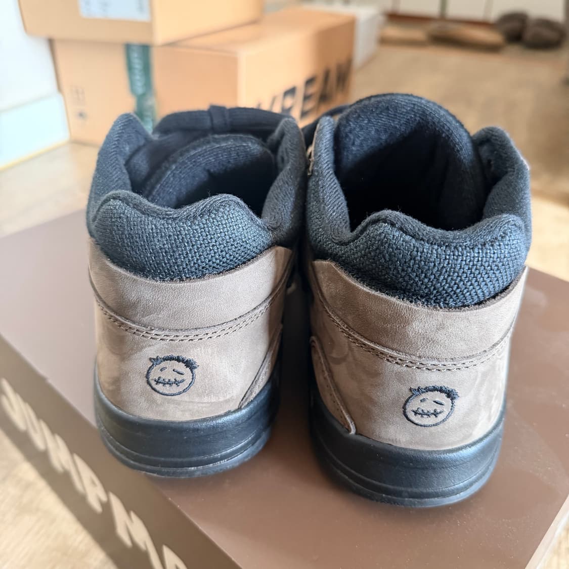 [275] 조던 x 트래비스 스캇 점프맨 잭 TR 블랙 앤 다크 모카 상품이미지5