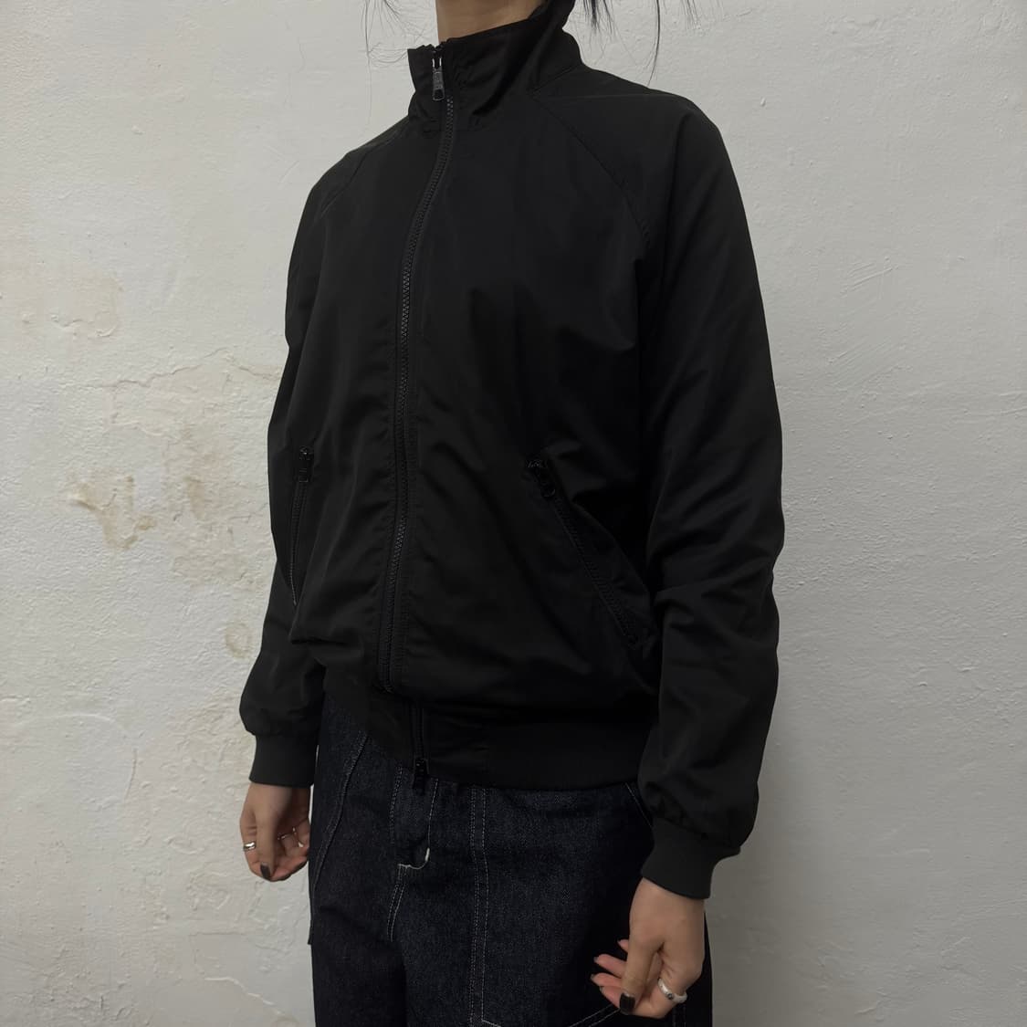 빔즈(BEAMS) 블랙컬러 폴리에스터 더블 집업 하이넥 테크 윈드브레이커 상품이미지1
