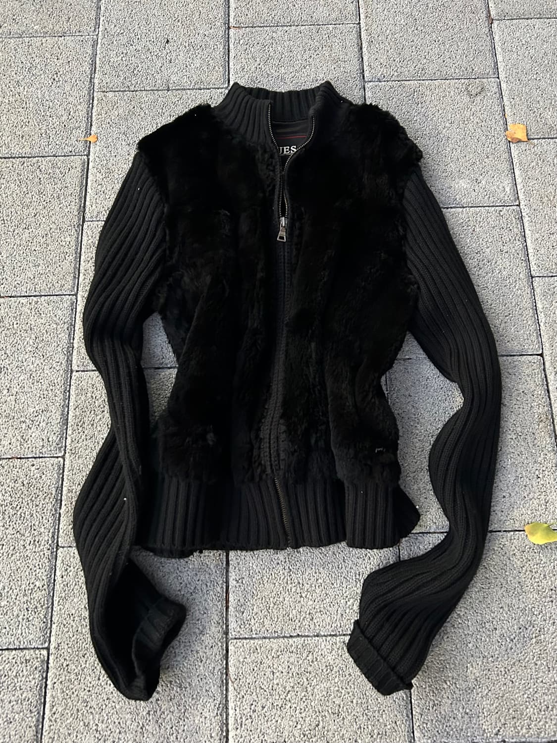 *rare* 2000s guess y2k 블랙 토끼털 블랙 니트집업 상품이미지1