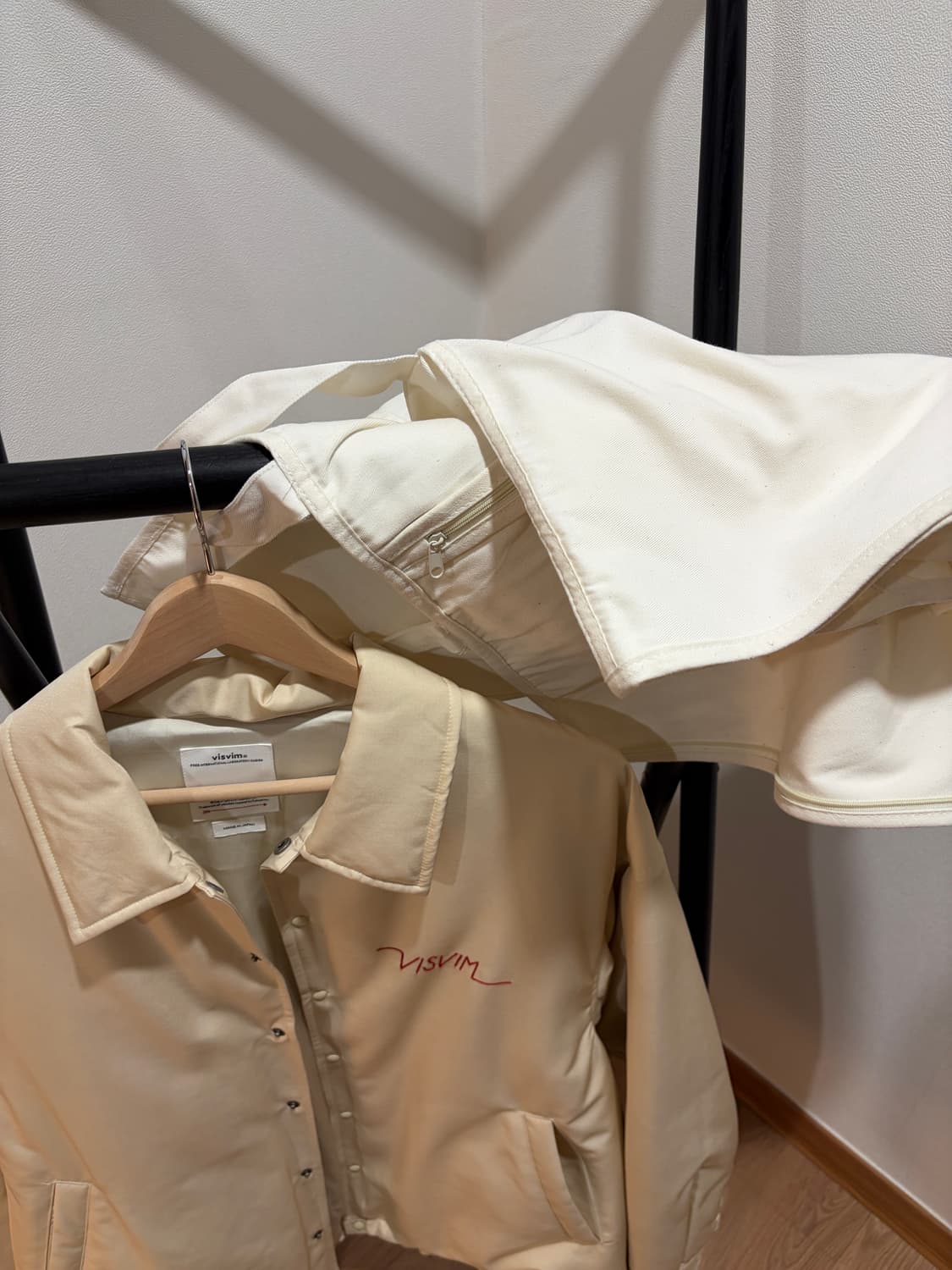 (미착용) 비즈빔 - 25FW 코치다운자켓 사이즈2 아이보리 상품이미지5