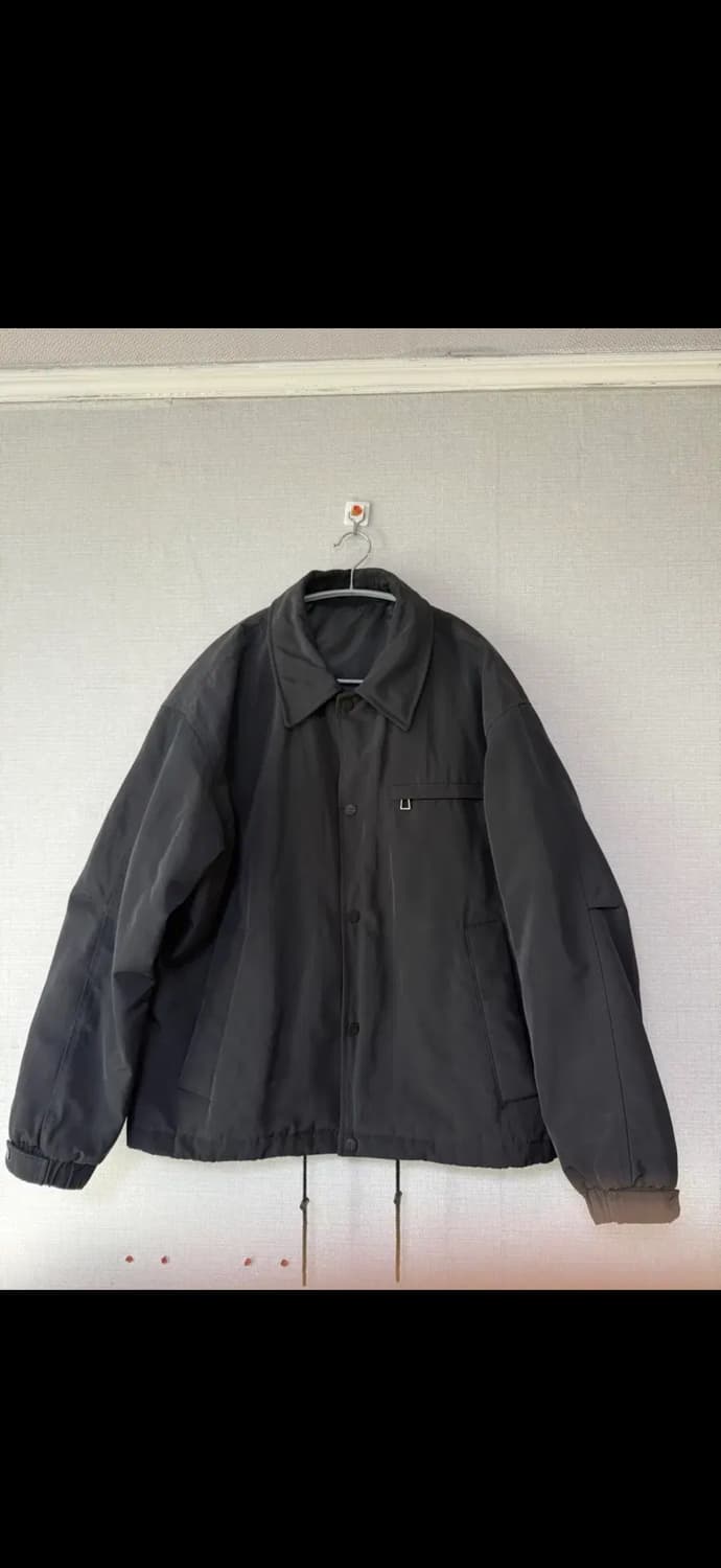 TNGT 블랙 패디드 코치자켓 상품이미지1