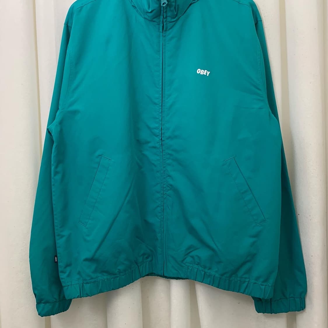 오베이 블루그린 백프린팅 윈드브레이커 상품이미지4