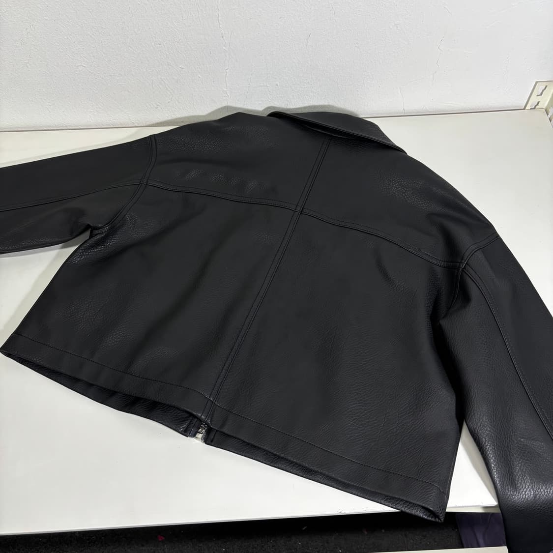 우먼FREE 레이디볼륨 블랙 크롭 레더자켓 상품이미지2