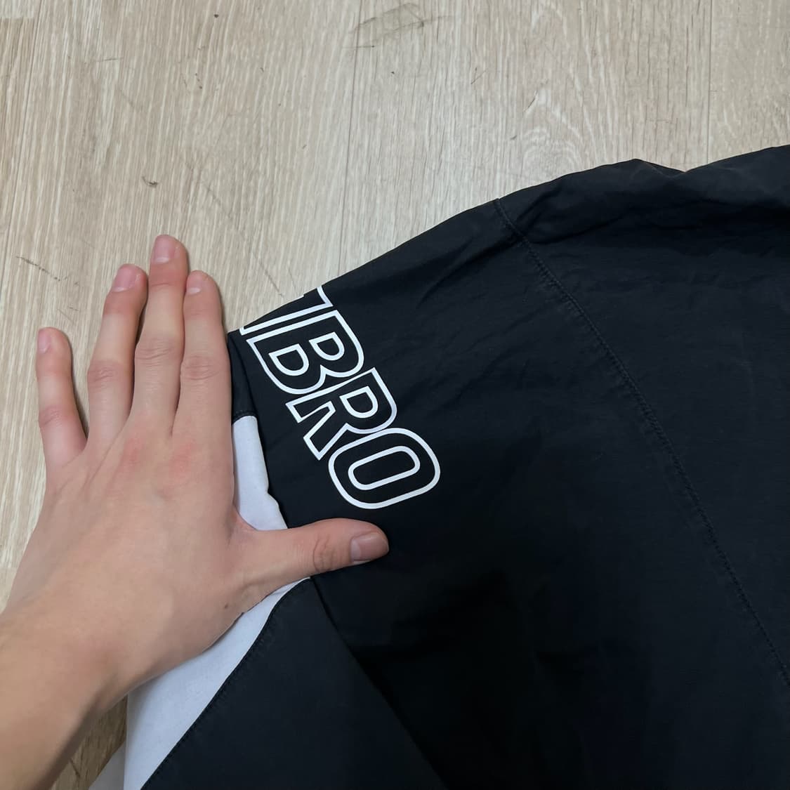 엄브로 빅로고 후드 아노락 바람막이 L/100  상품이미지3