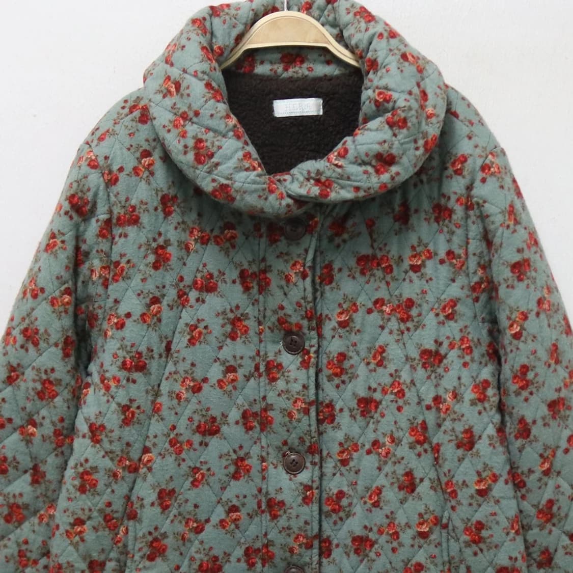헤라 빈티지 플라워 퀼티드 코트 61113 상품이미지5