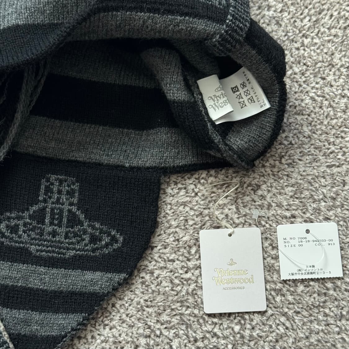 비비안 웨스트우드 이어플랩 비니 블랙 상품이미지3