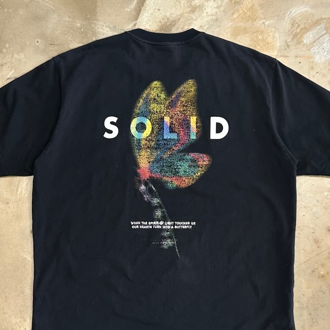 48 솔리드옴므 나비 프린팅 블랙 반팔티 상품이미지1